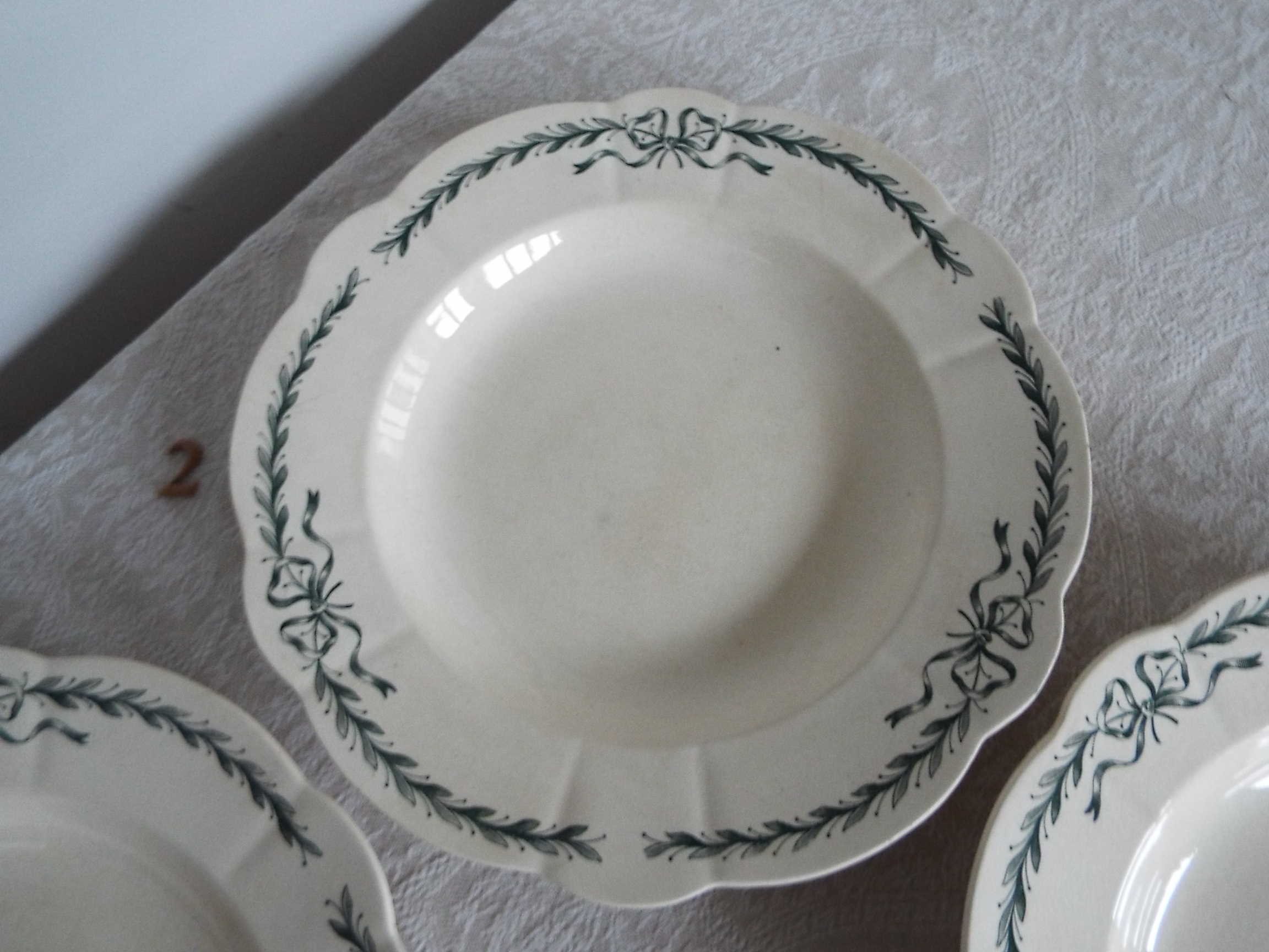 4 semi-hollow plates iron earth Longchamp