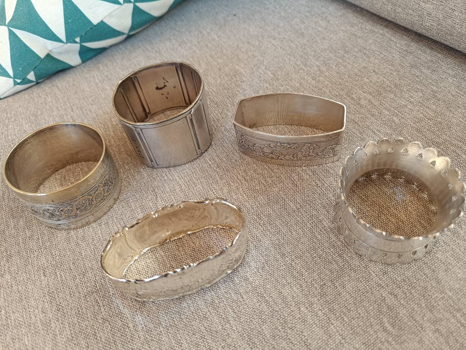 Set of 5 silver metal napkin rings