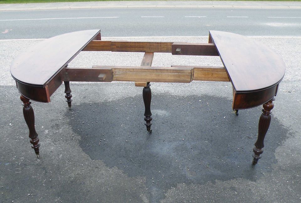 Louis Philippe oval table, 19th