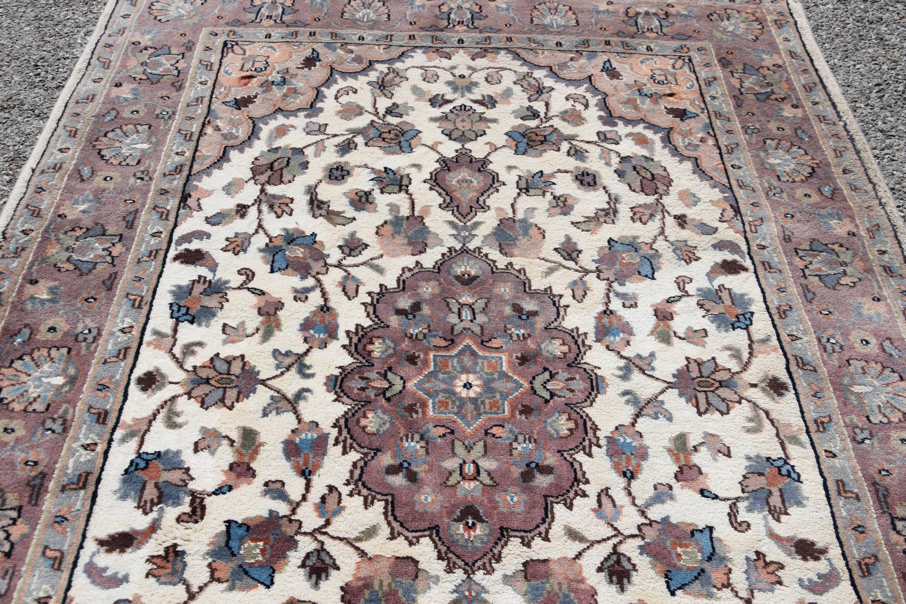 Tapis d'orient jihangir - laine et soie: 1.82 X 1.26 mètres - qualité: laine et soie sur trame coton