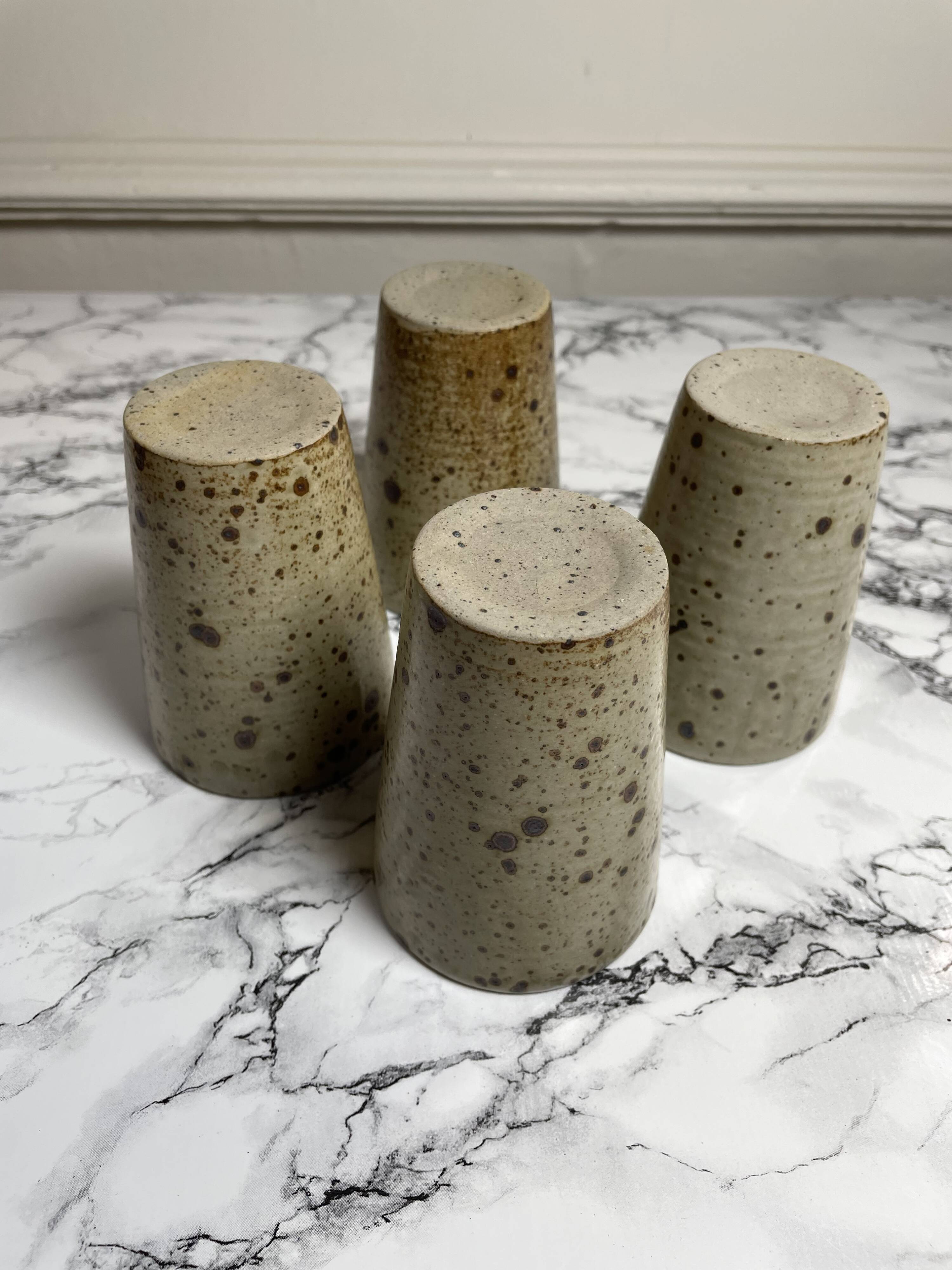 Beige pyrite stoneware mugs