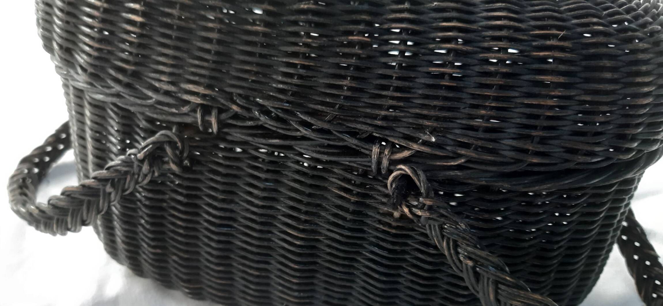 Small old Bussan style wicker basket