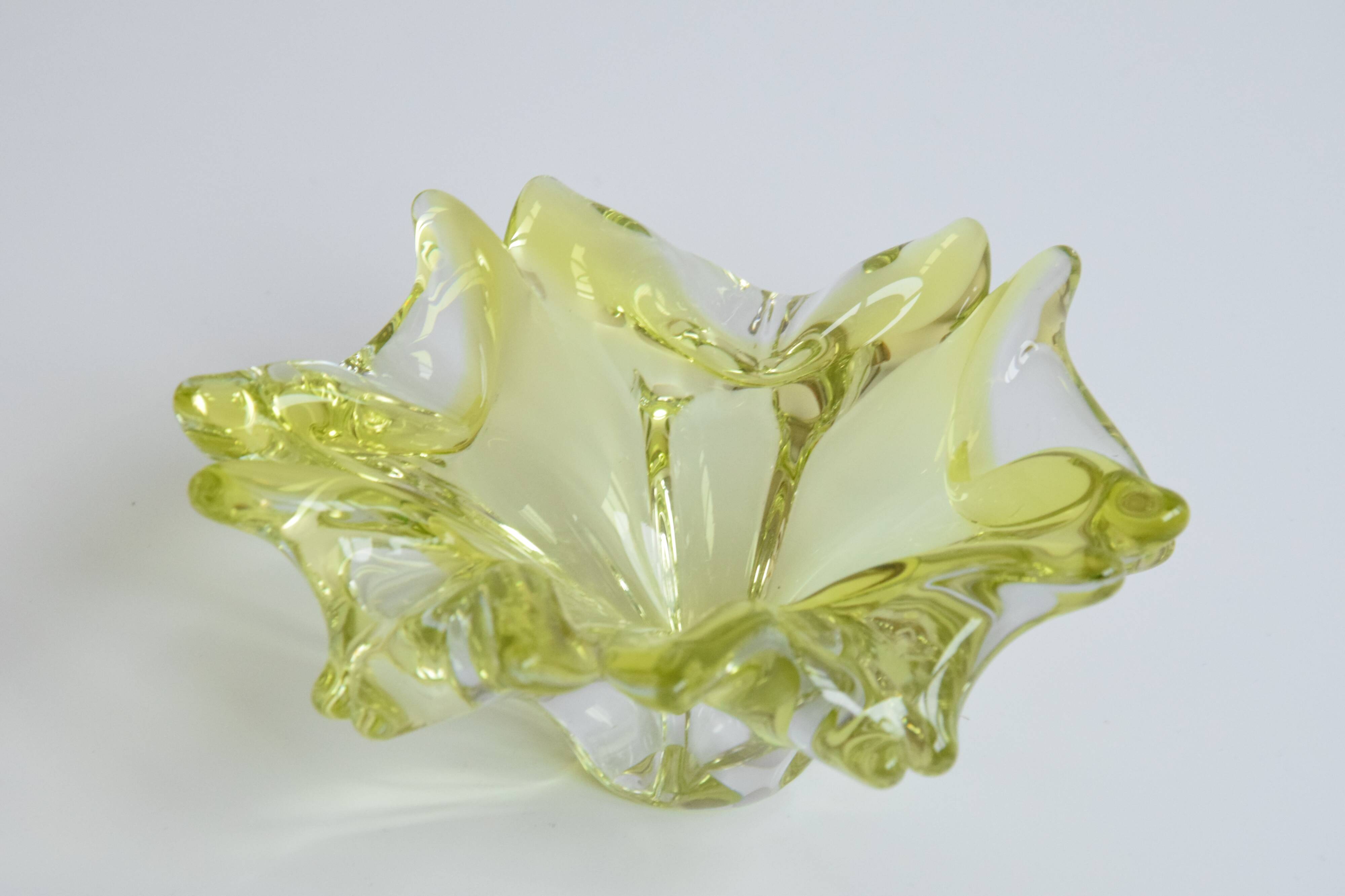 Jaroslav Taraba Art Glass Ashtray Bowl, Lednické Rovné Czechoslovakia