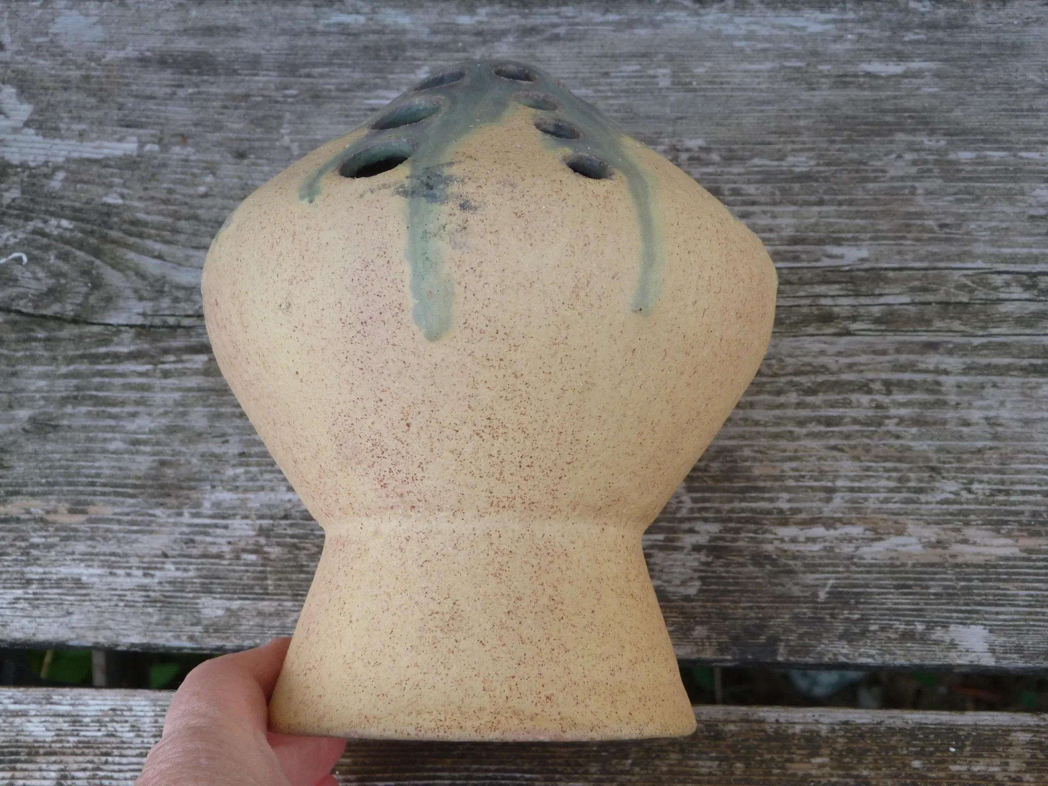 Pique fleurs vintage Poterie Accolay signé