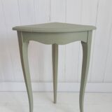 Corner pedestal table