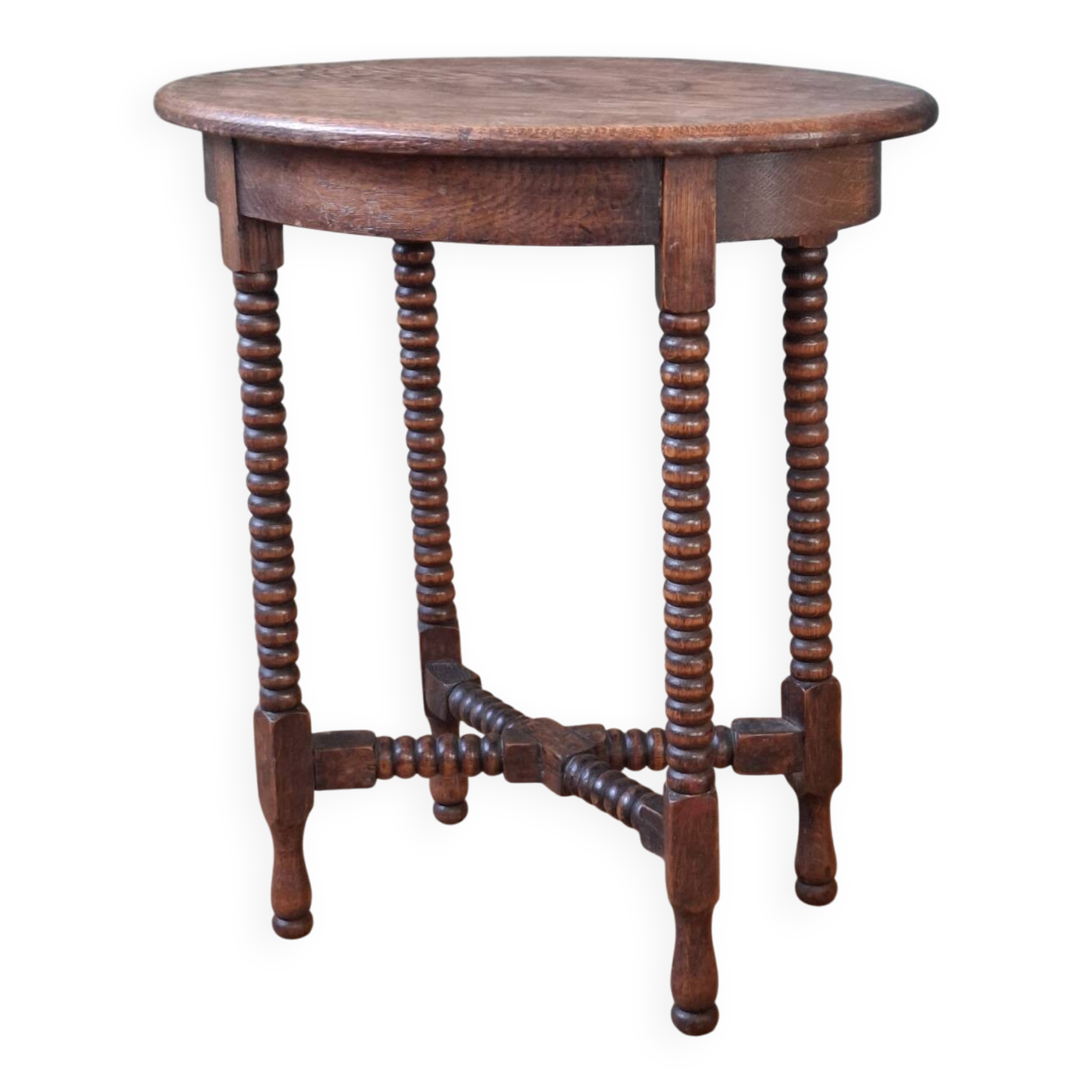 Candle holder side table with spool legs