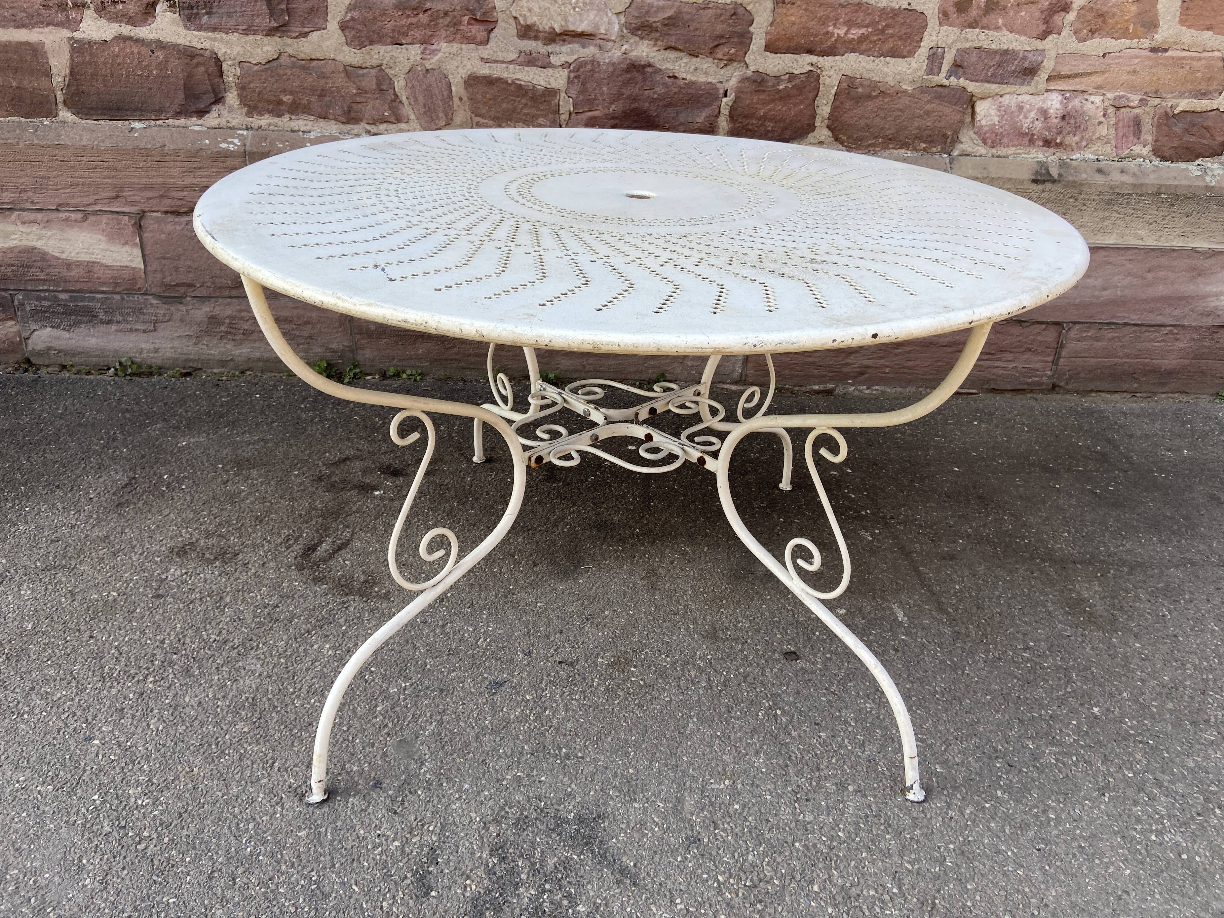 Garden furniture in wrought iron 1970