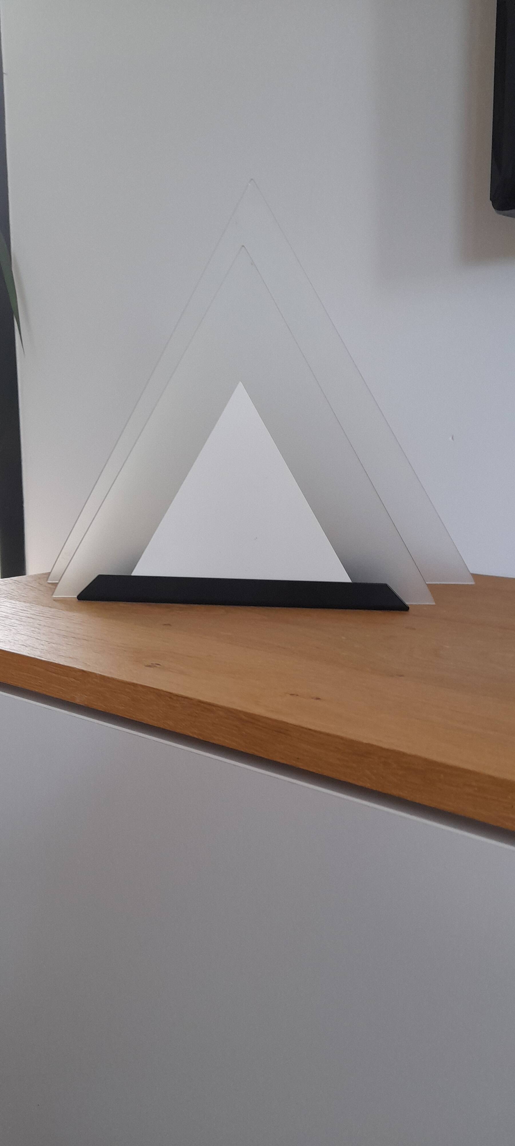Table lamp to place