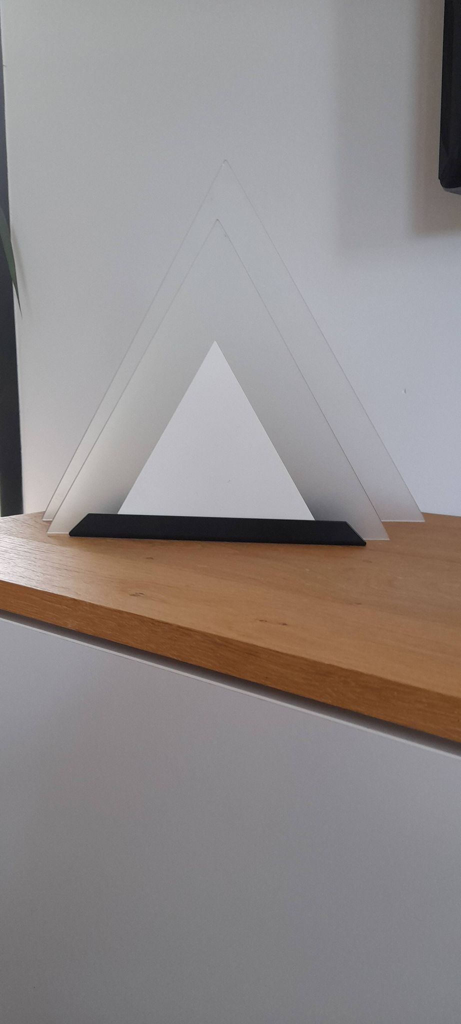Table lamp to place