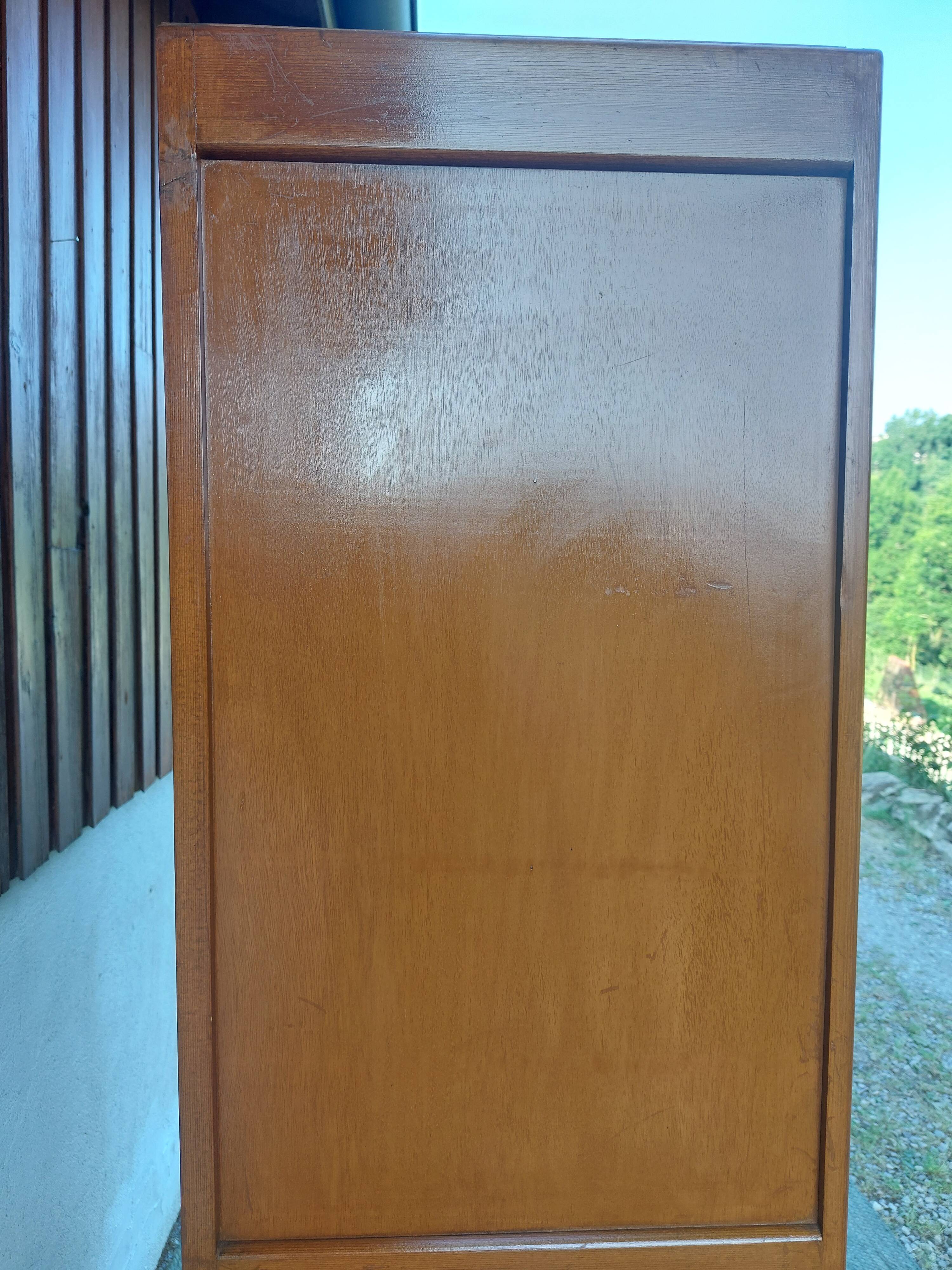 triple function wardrobe, compass feet
