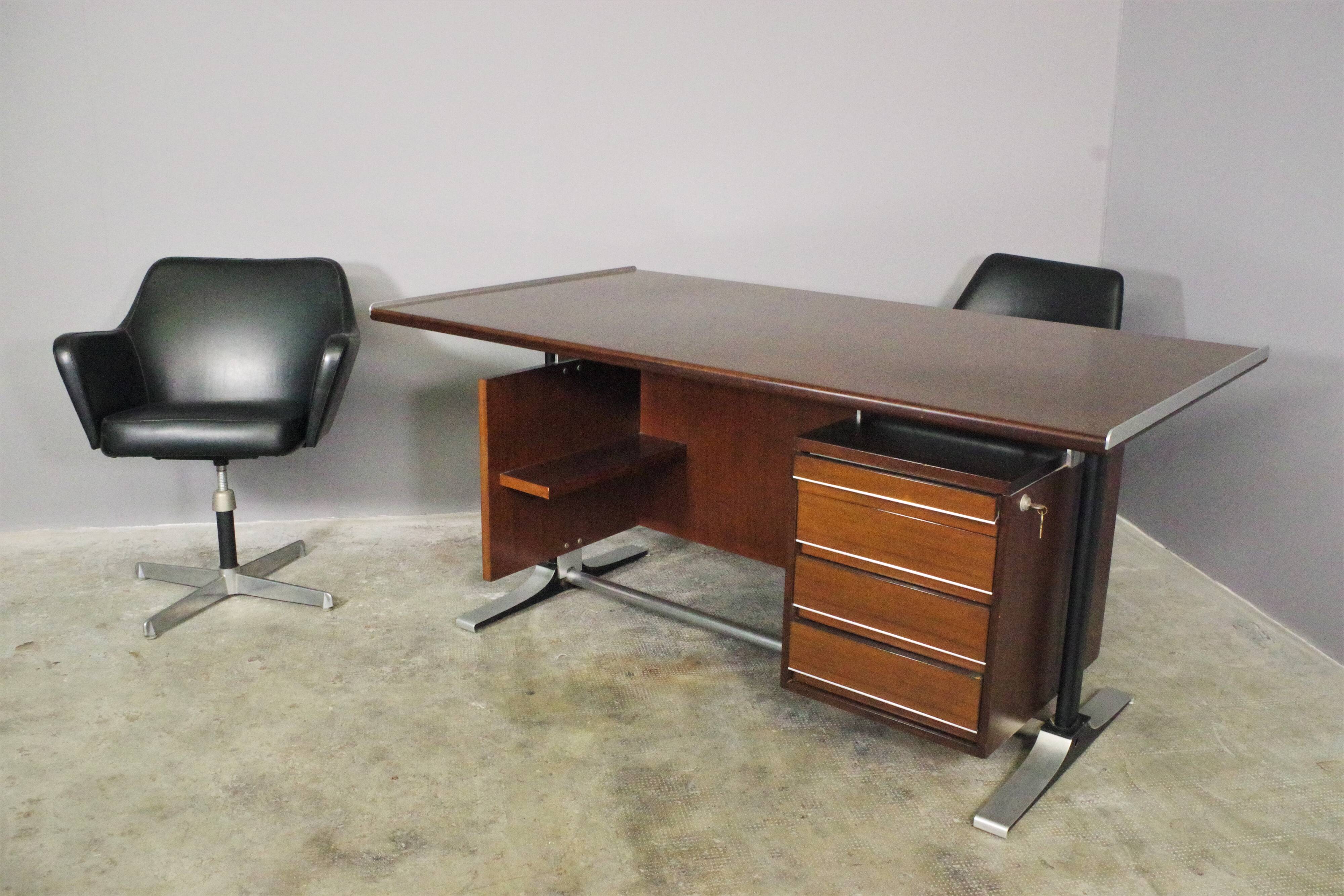 Desk and two chairs by Fantoni, 1960, set of 3