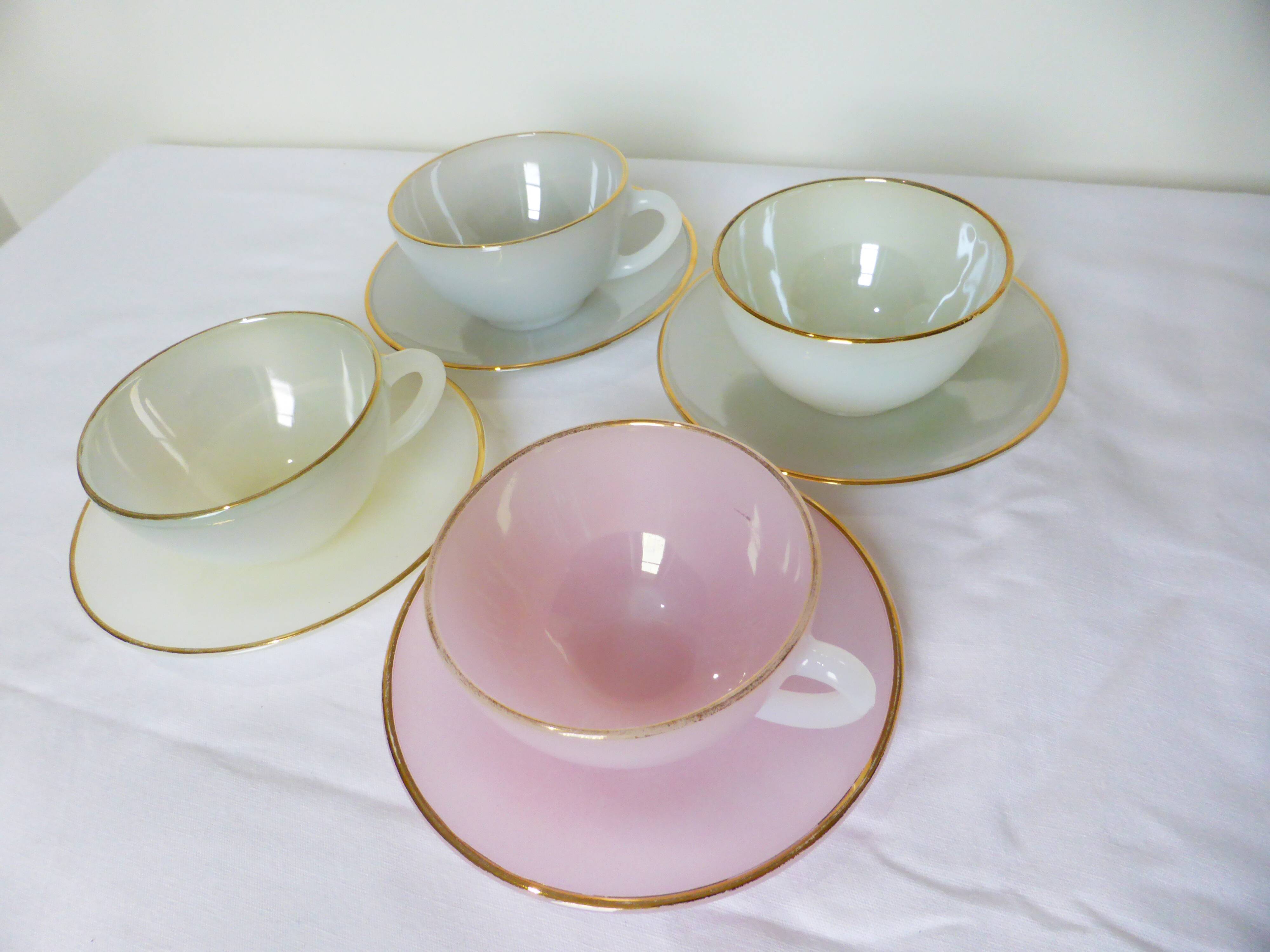 4 tasses et sous tasses harlequin vintage en arcopal 221043