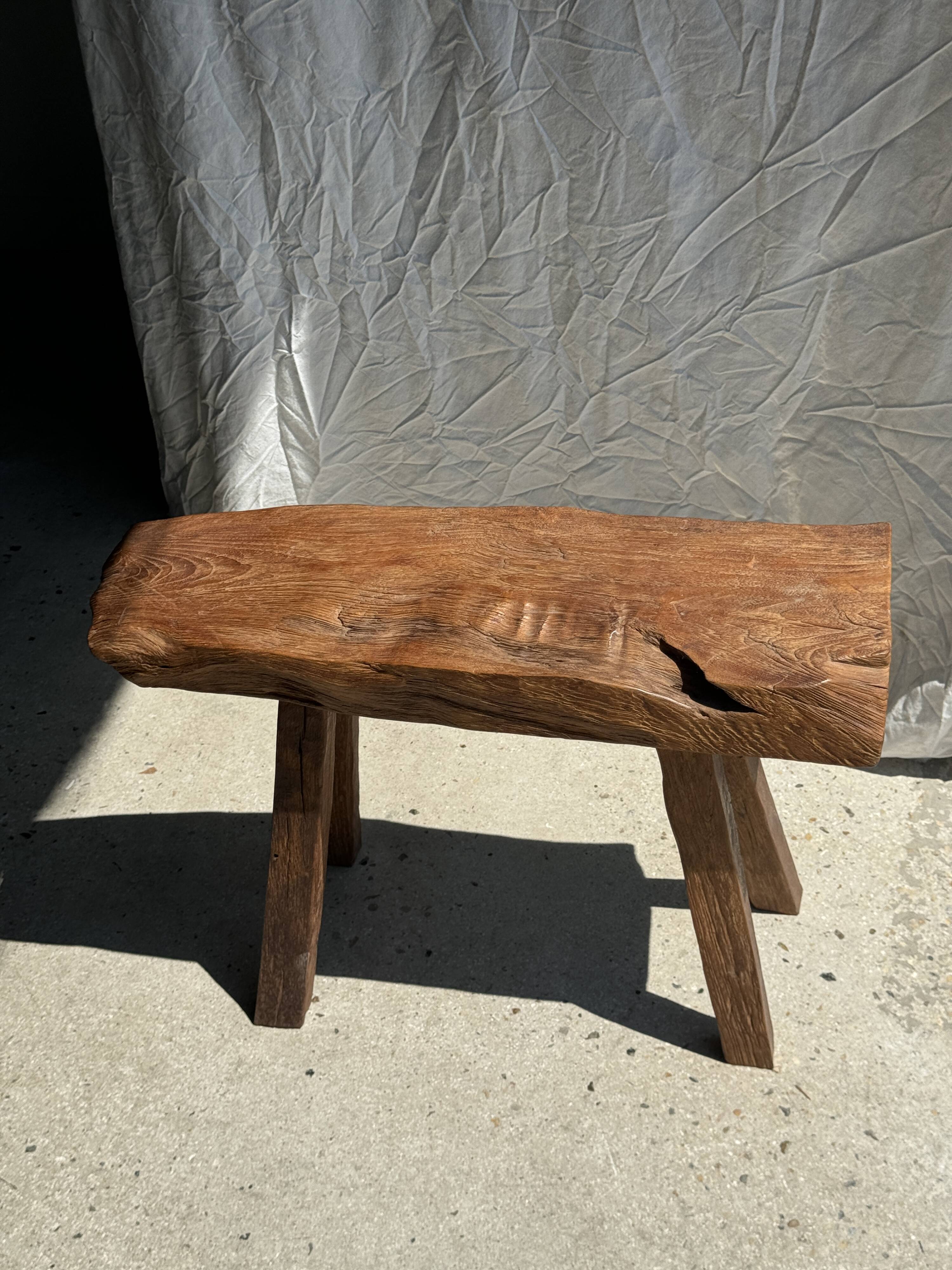 Small organic bench in upcycled Asian teak quadripod - Sungai