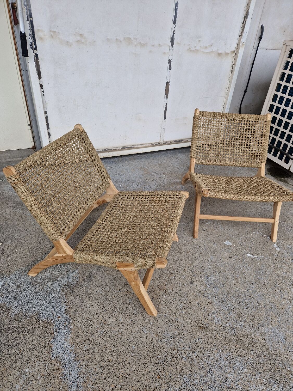 Pair of armchairs low solid wood and braided rope