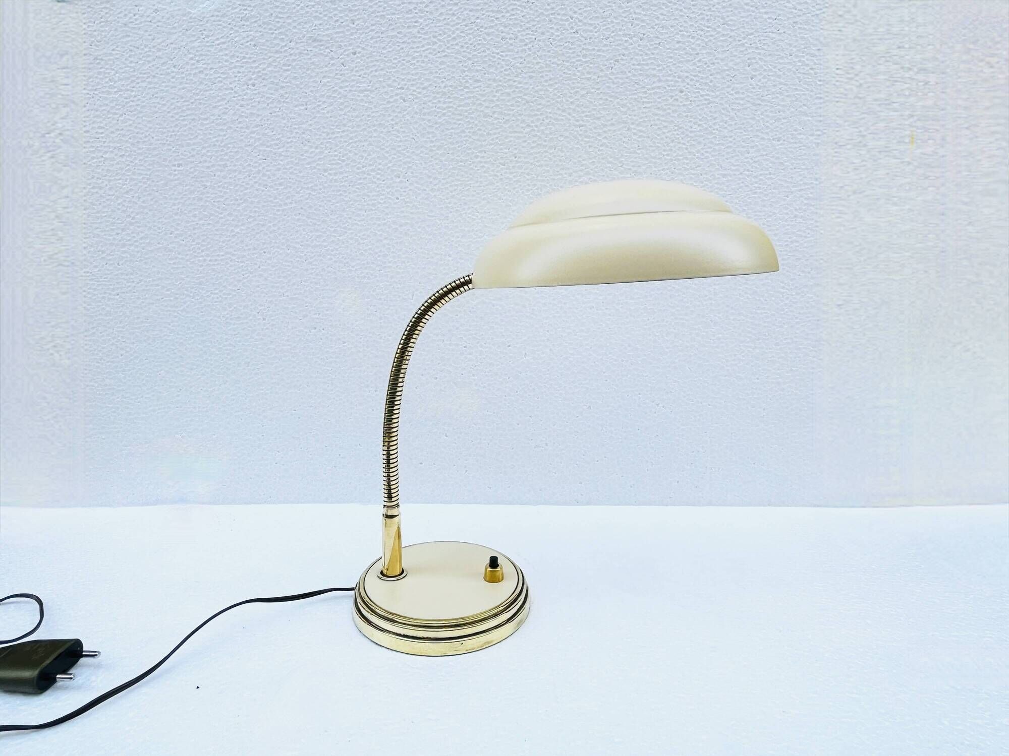Desk lamp 50s 60s flexible brass metal beige vintage bedside casserole