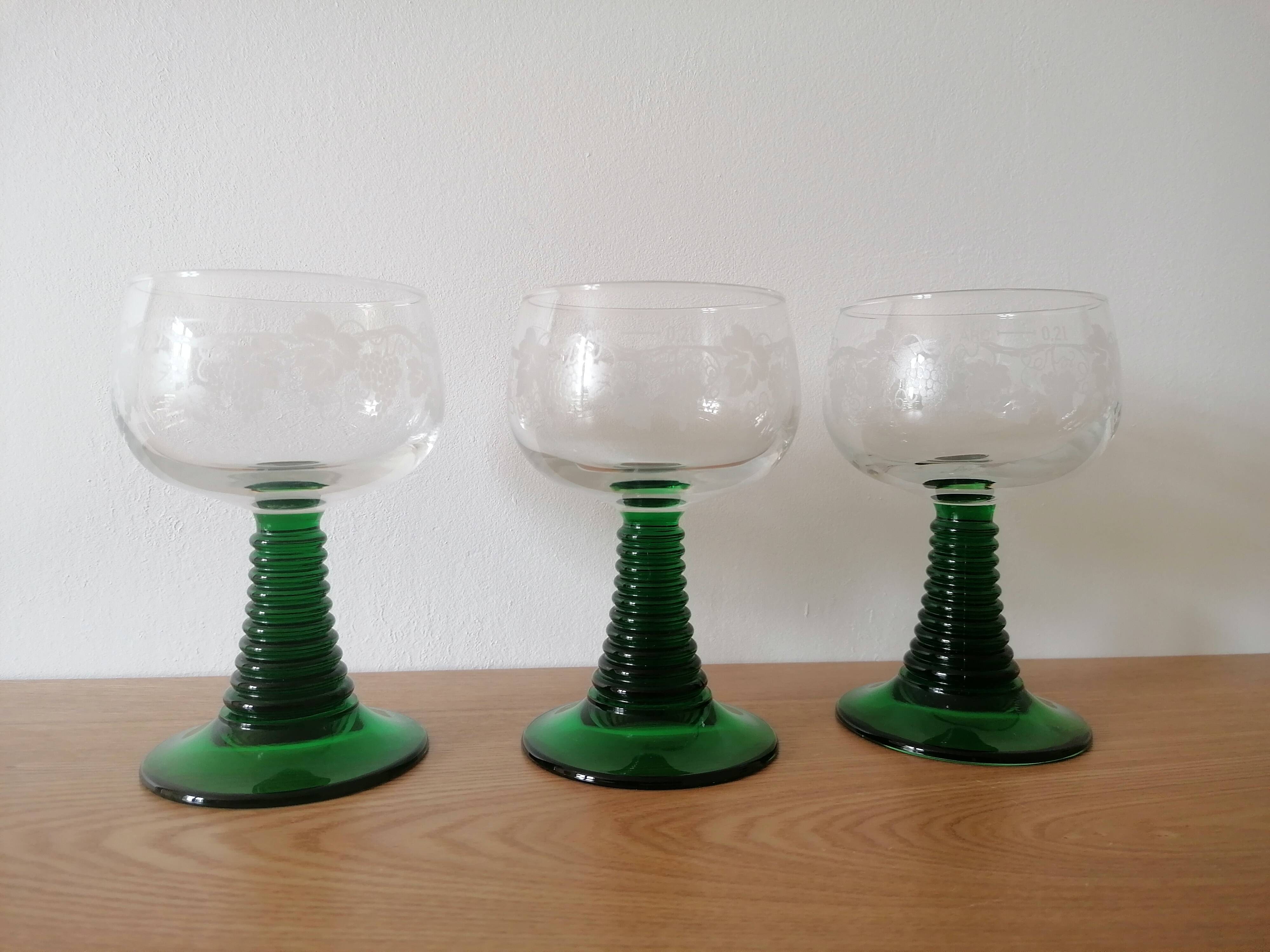 3 twisted green stemmed glasses for Alsace wine, 20 cl