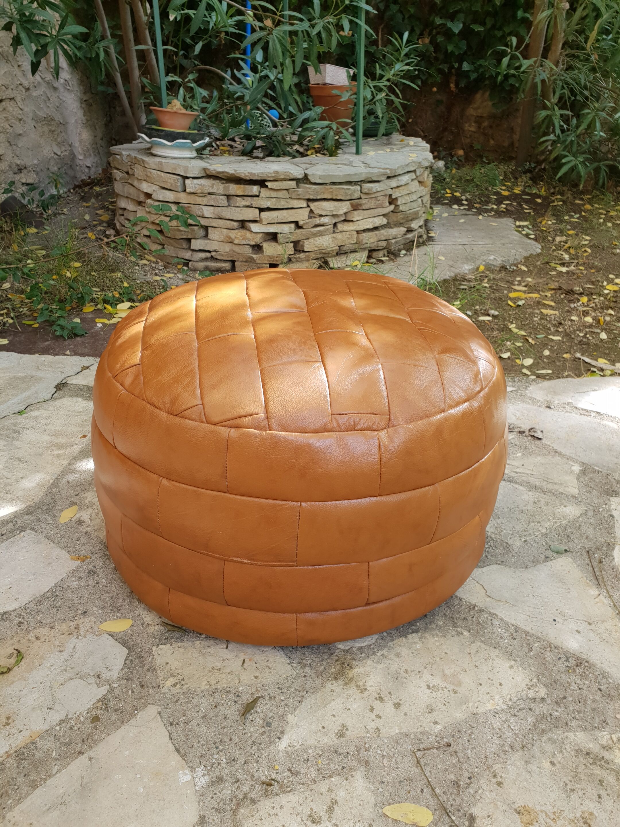 Leather pouf De Sede 1970