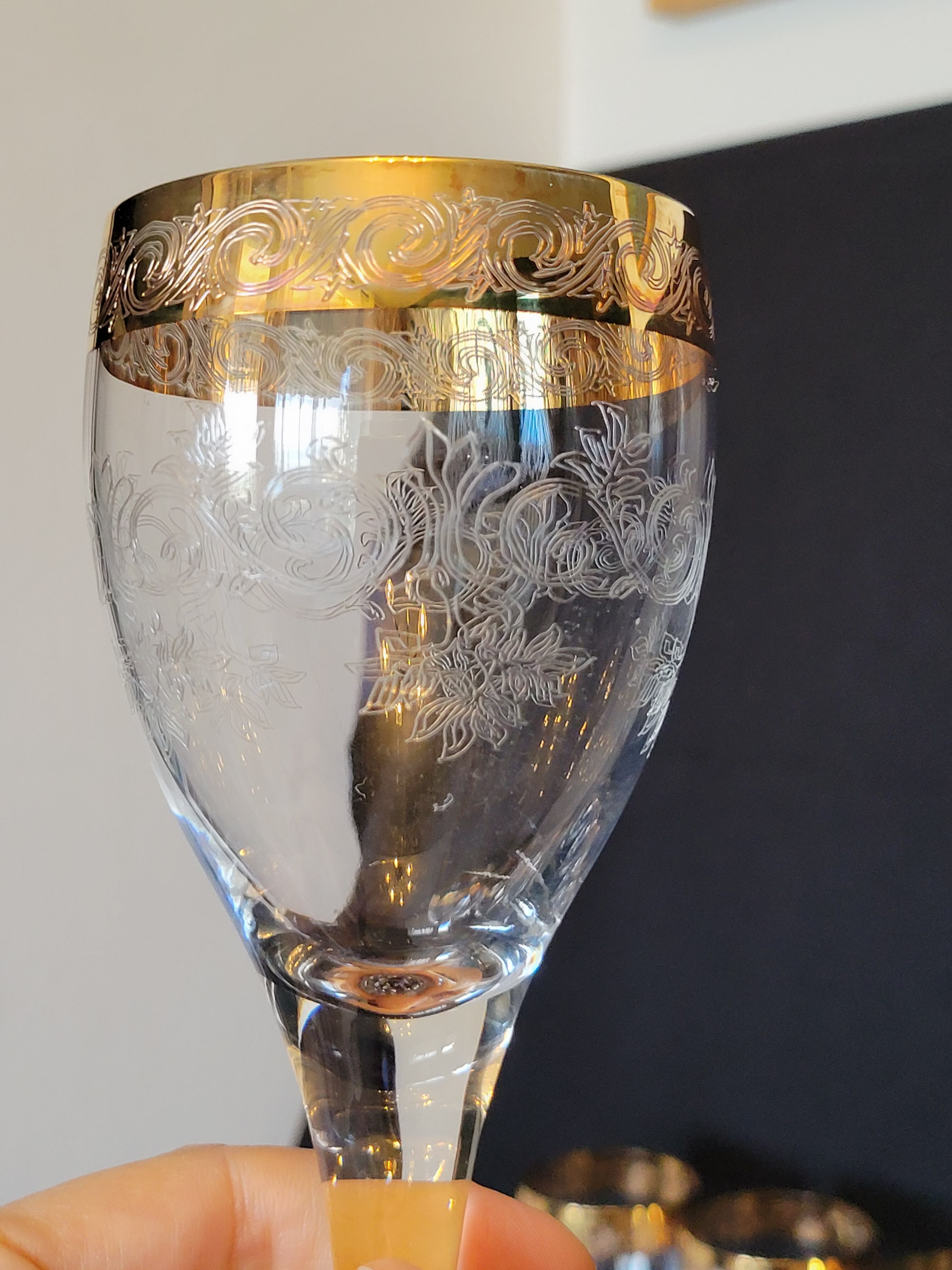 6 old wine glasses in engraved crystal and gold
