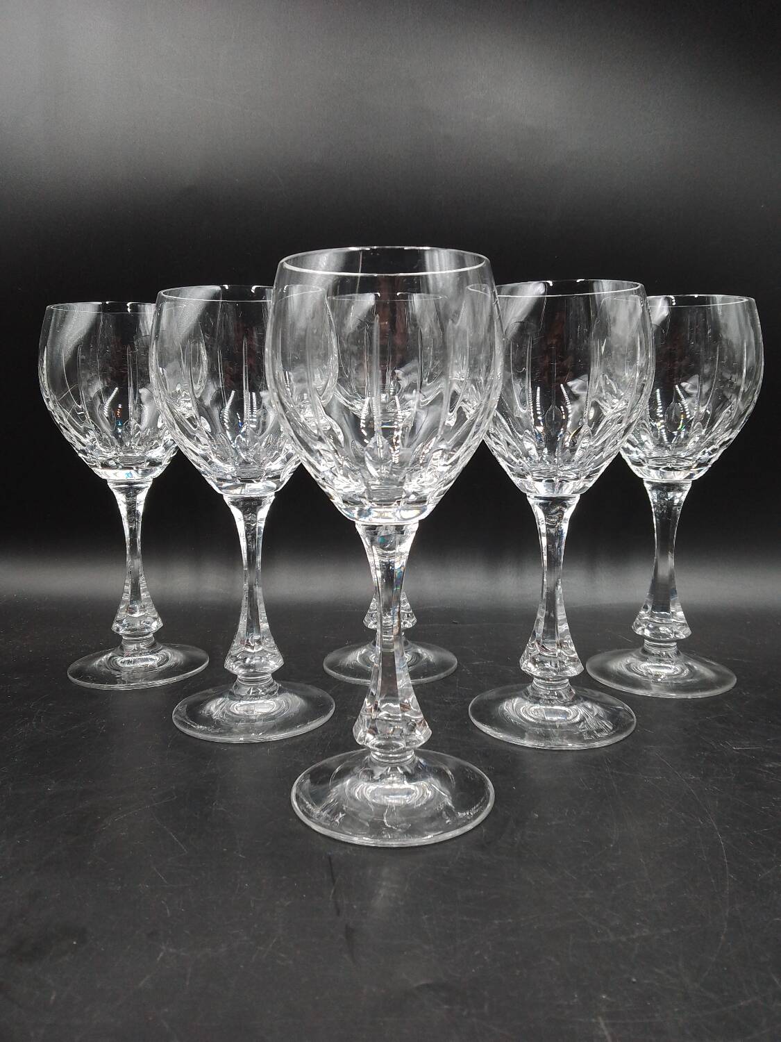 6 Wine glasses in cut crystal from Lorraine LEMBERG model NORA H 18 cm