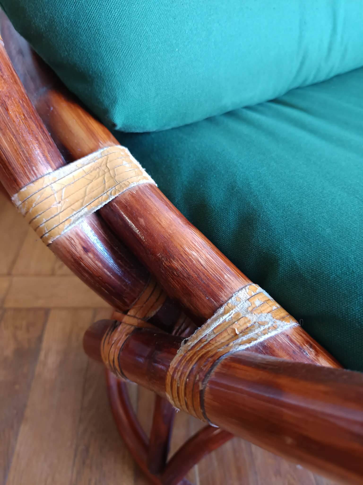 Paire de fauteuils pivotants en rotin 1970
