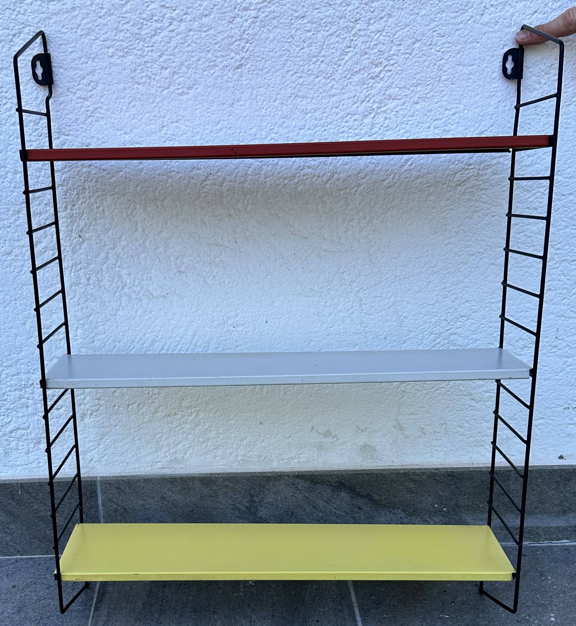 Tomado metal shelf
