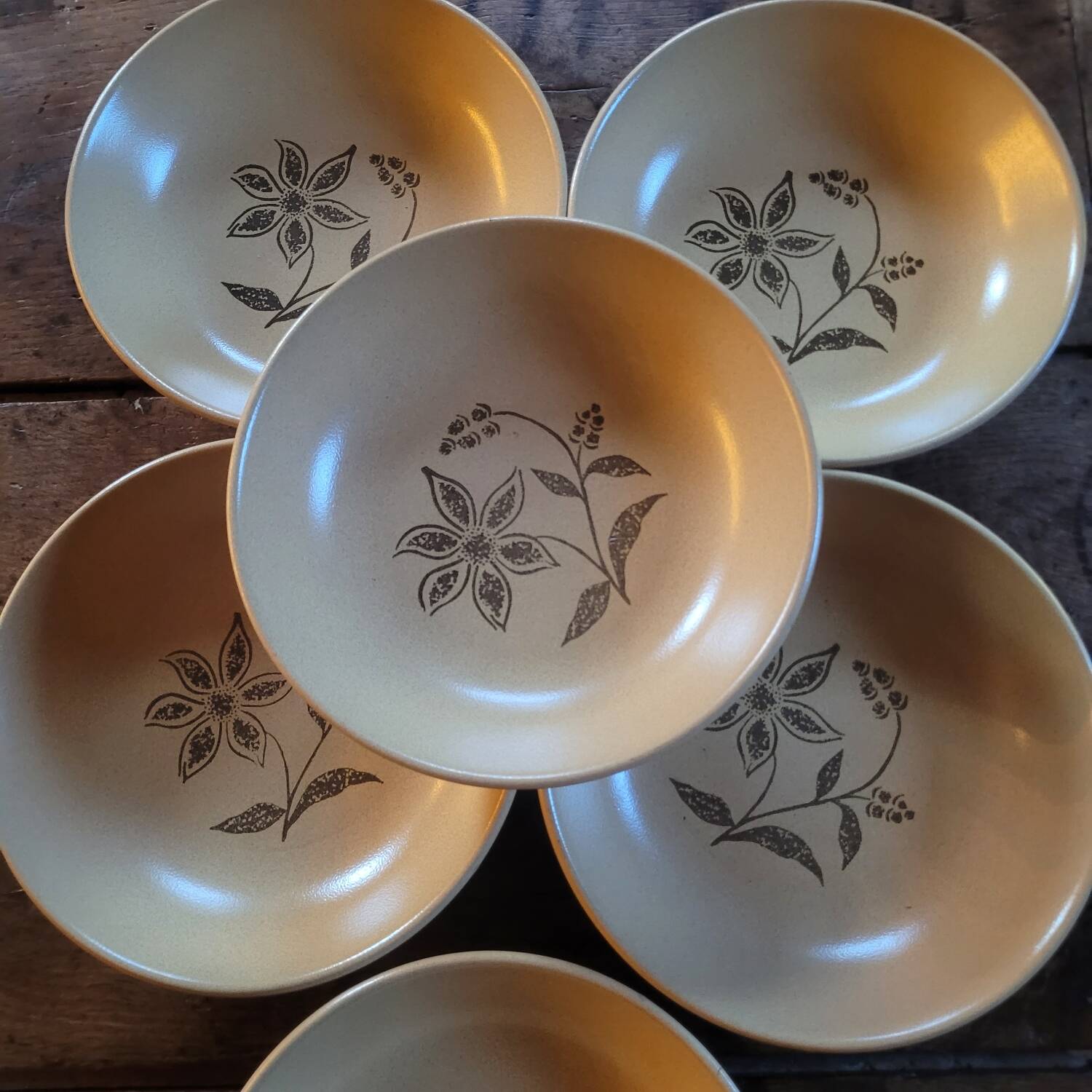 6 floral pattern soup plates. 1970s