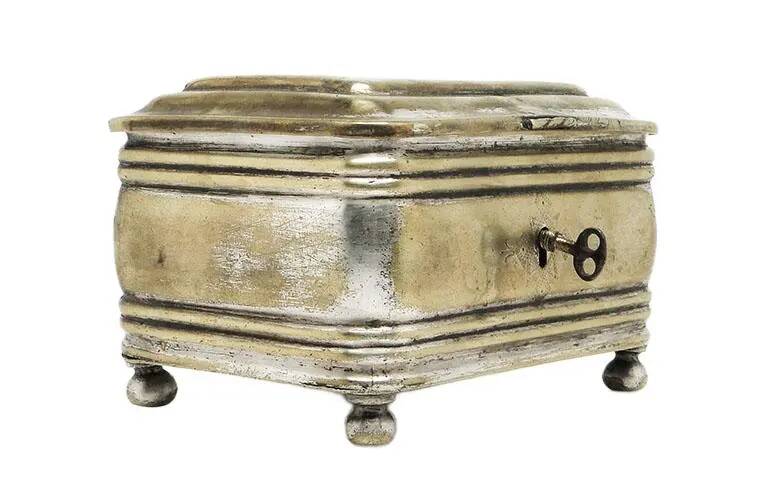 Sucrier, éclectisme, laiton argenté, frères Henneberg, Pologne, 19e siècle