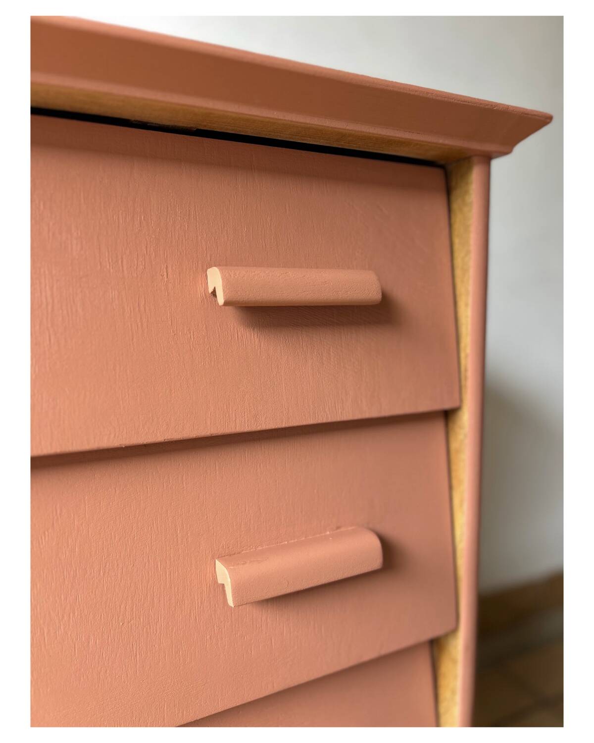 Vintage chest of drawers