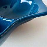 Salad bowl shell shape compartmentalized