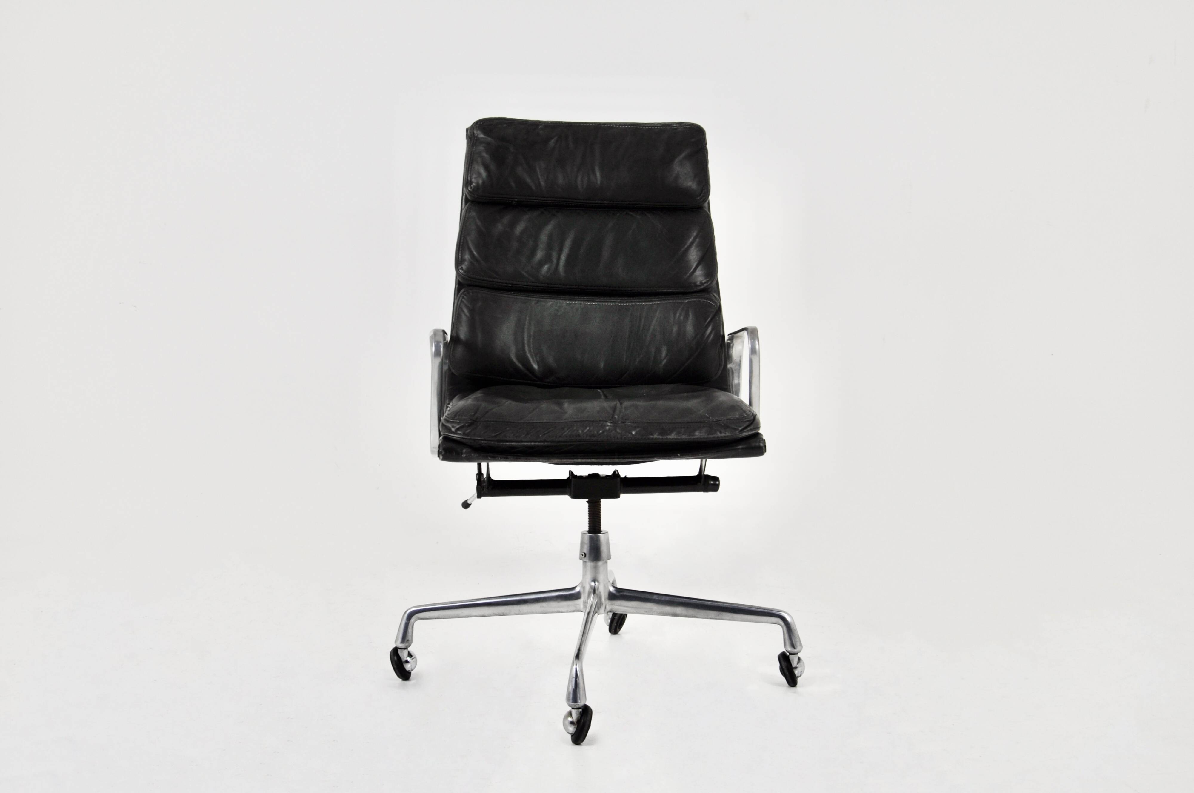 Chaise de bureau Ea 216 Soft Pad par Charles & Ray Eames pour Herman Miller, 1970s