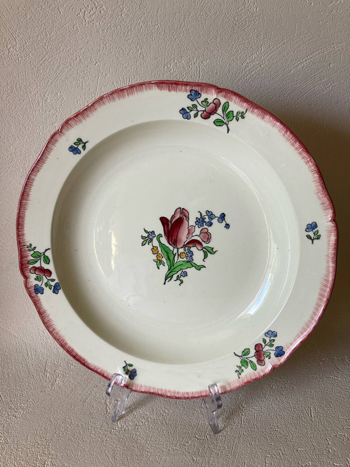 Round dish in Gien Earthenware, handmade Lorraine decor, 31 cm