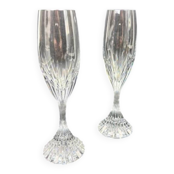Suite de 2 flûtes à champagne Baccarat modèle Masséna