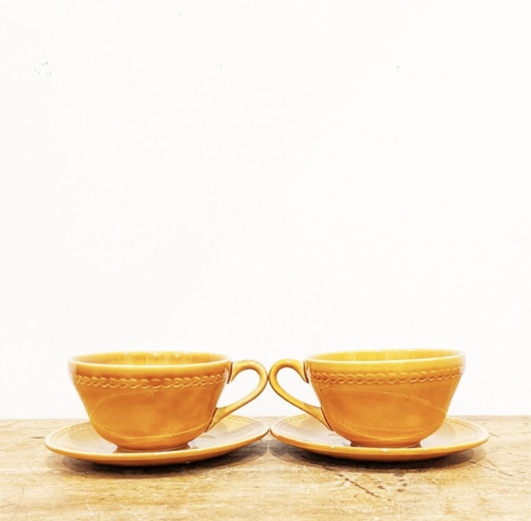 2 cups and saucers vintage '70 honey color
