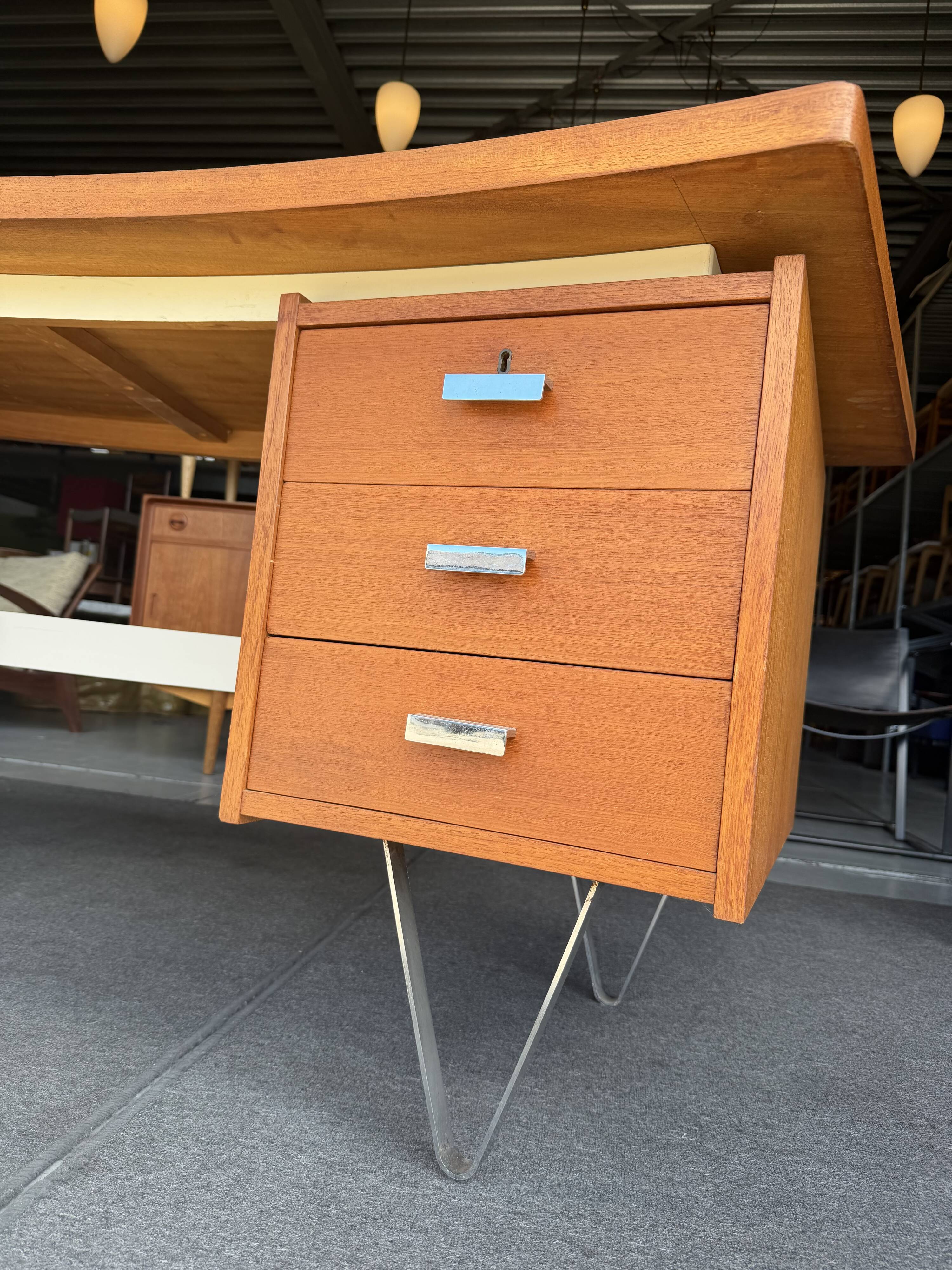Cees Braakman Boomerang Desk with Triangle Legs for Pastoe, Dutch Design, 1950s