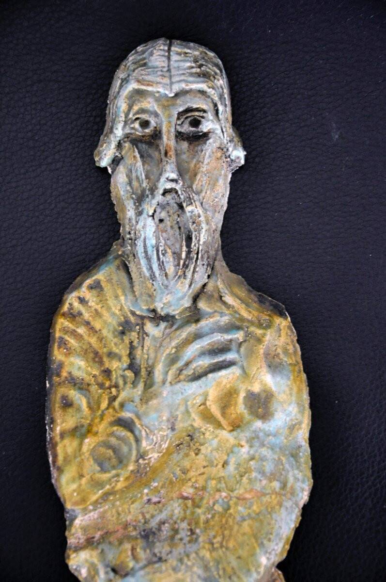 Terracotta sculpture depicting an anonymous deity circa 1950