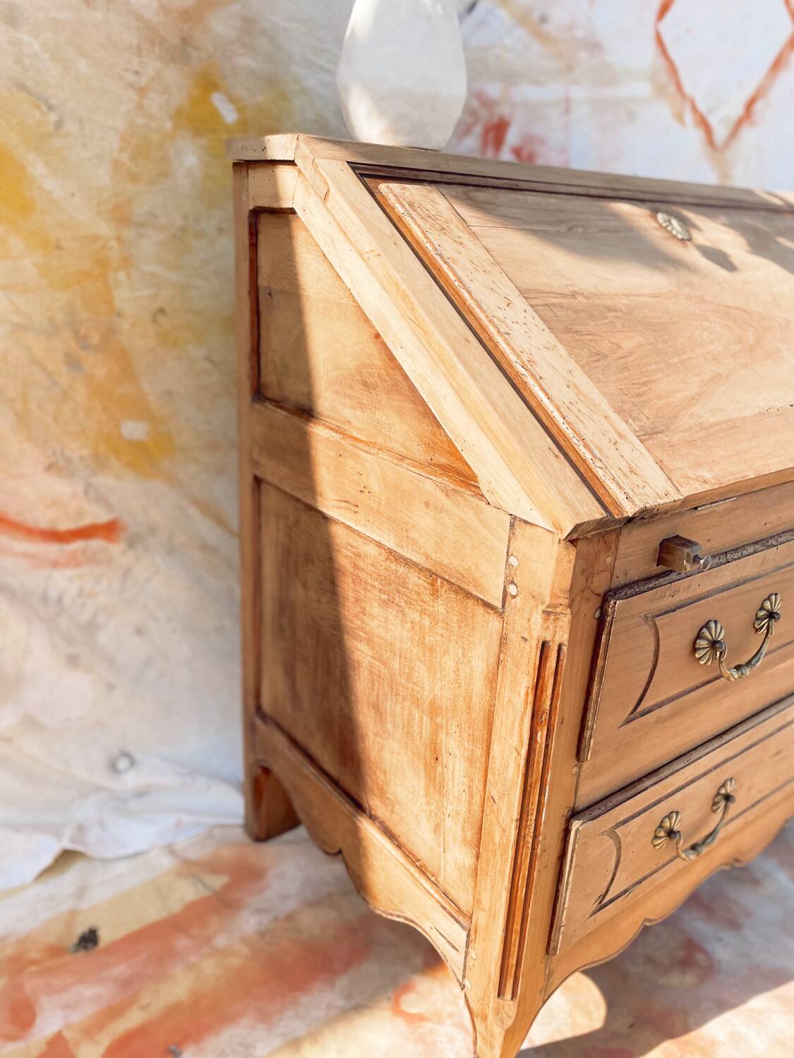 Secrétaire classique vintage bois décapé