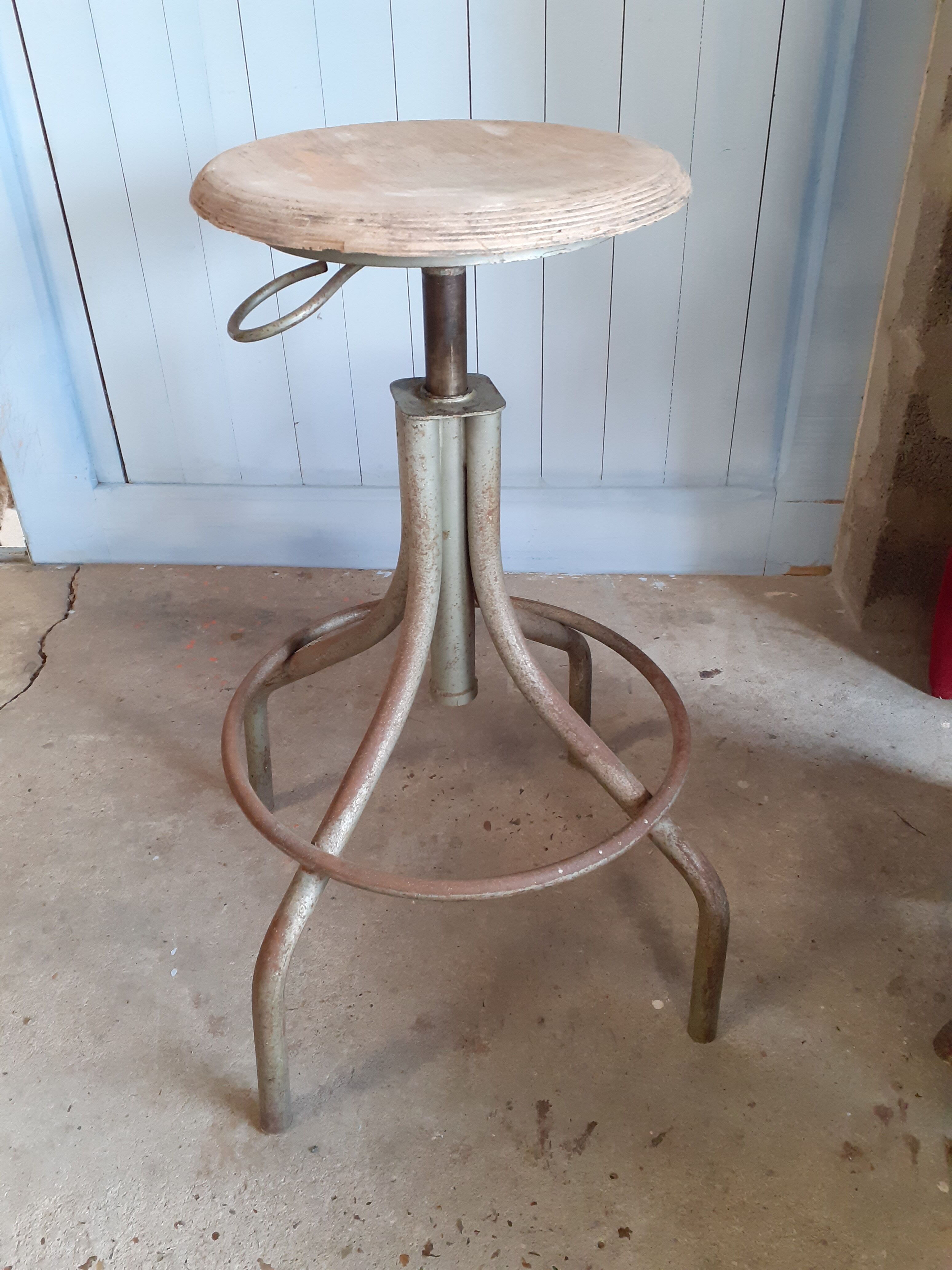 Workshop stool