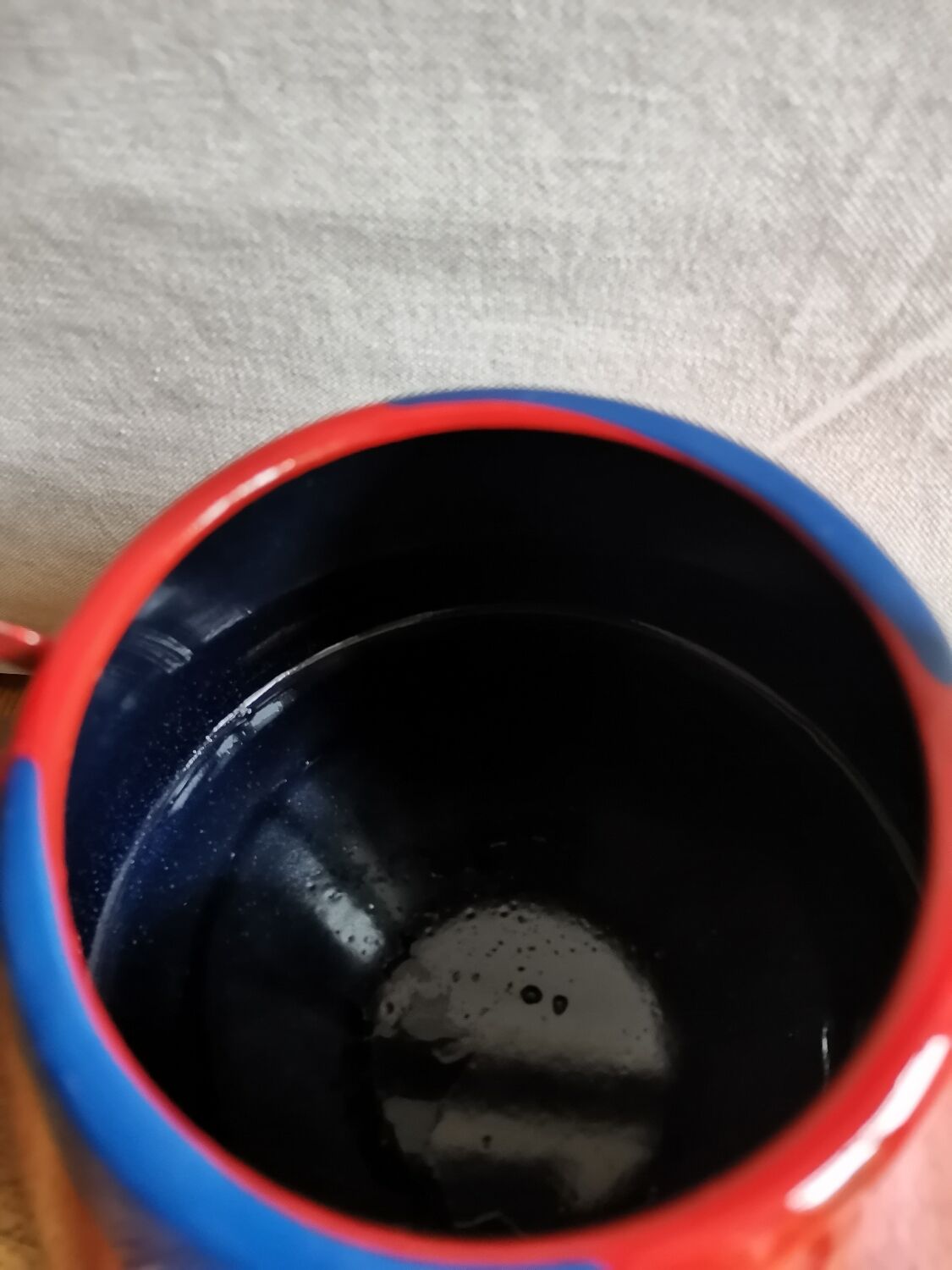 Enamelled metal kettle pitch 70 design style memphis