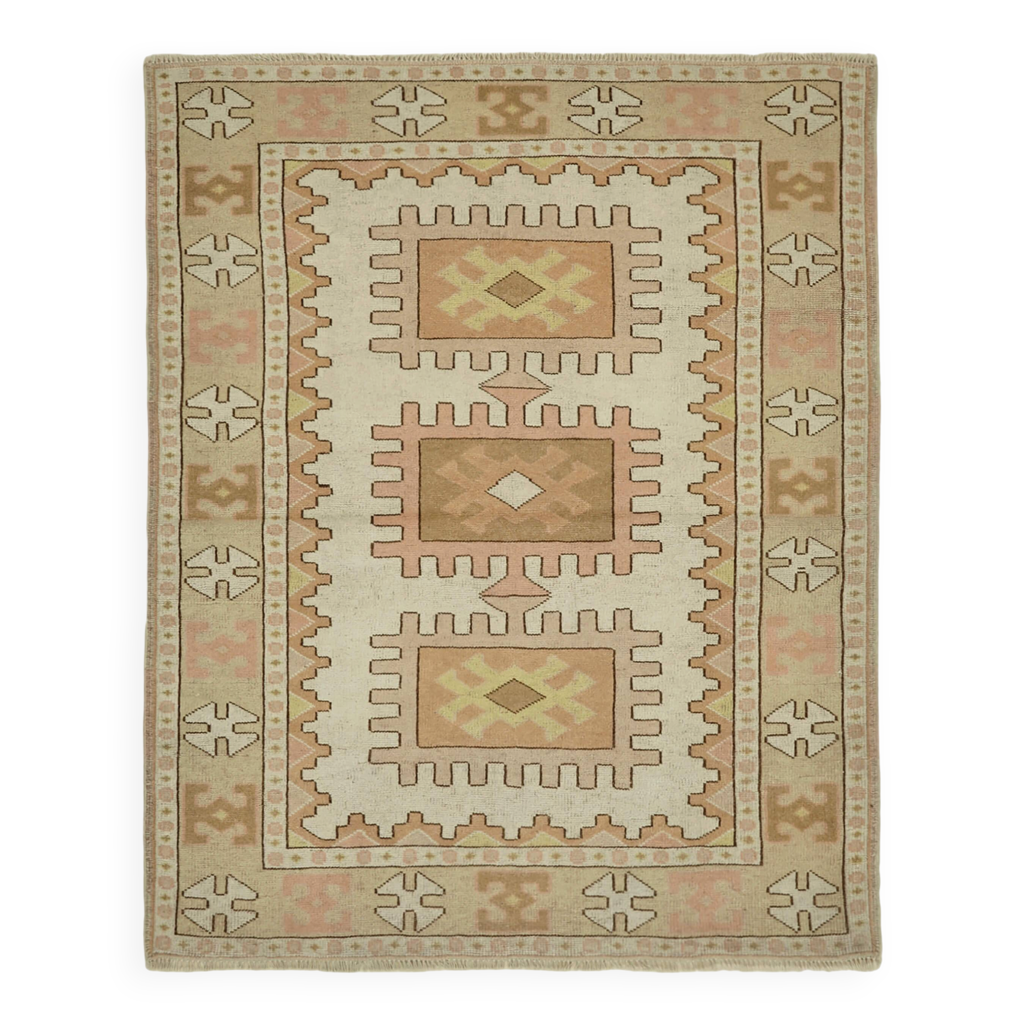 Turkish Vintage Anatolian Rug 139 cm x 166 cm