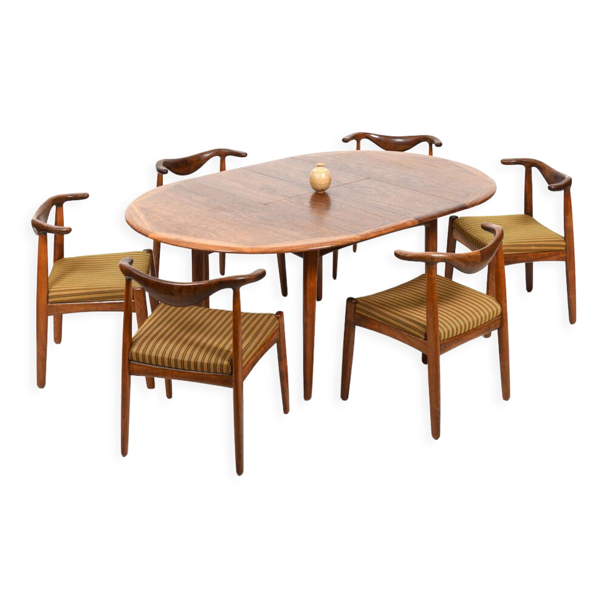 Chaises Cowhorn  et table par Svend Aage Madsen