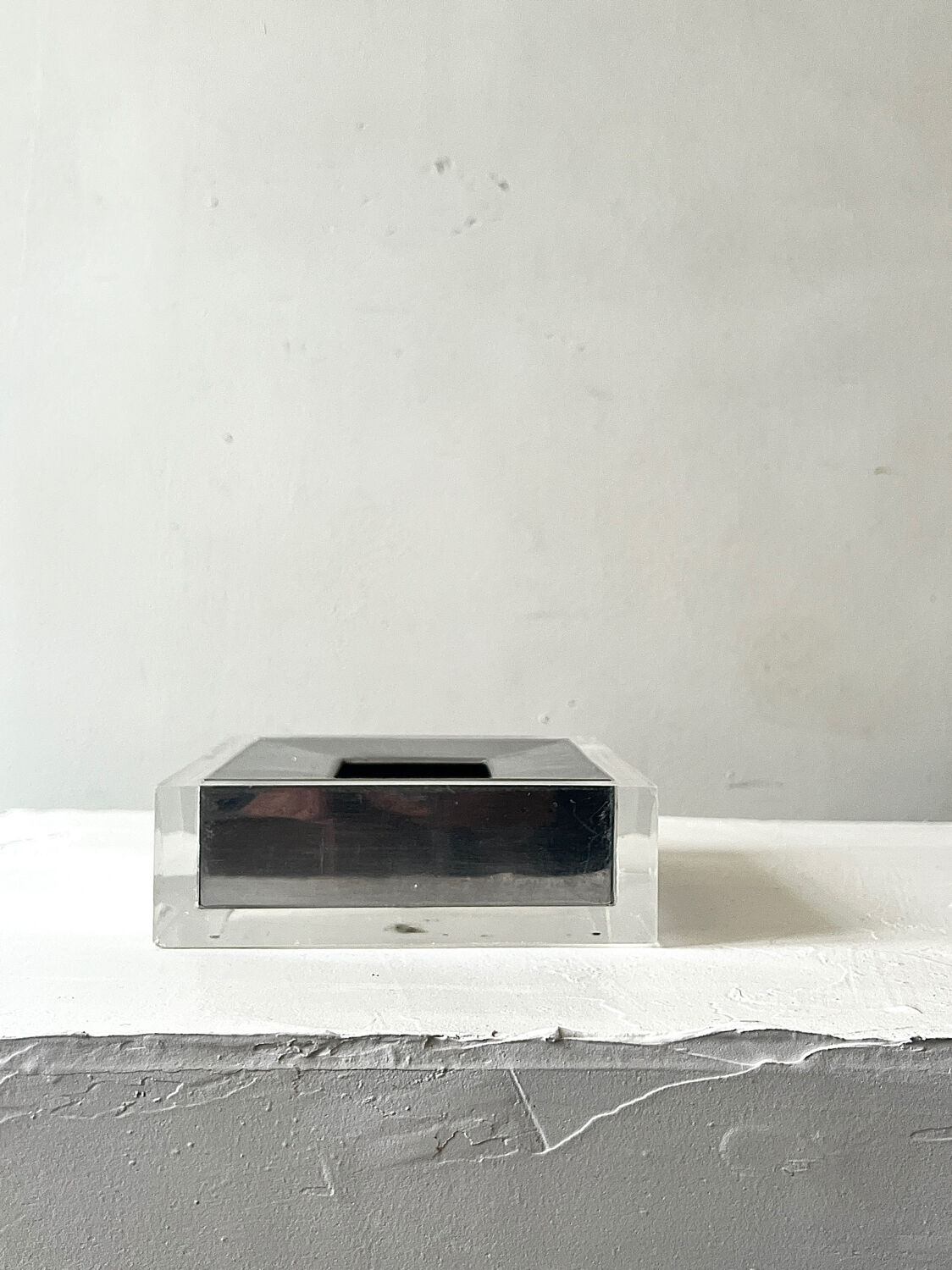 Ashtray design in Plexiglass and chrome metal, Guzzini 1970