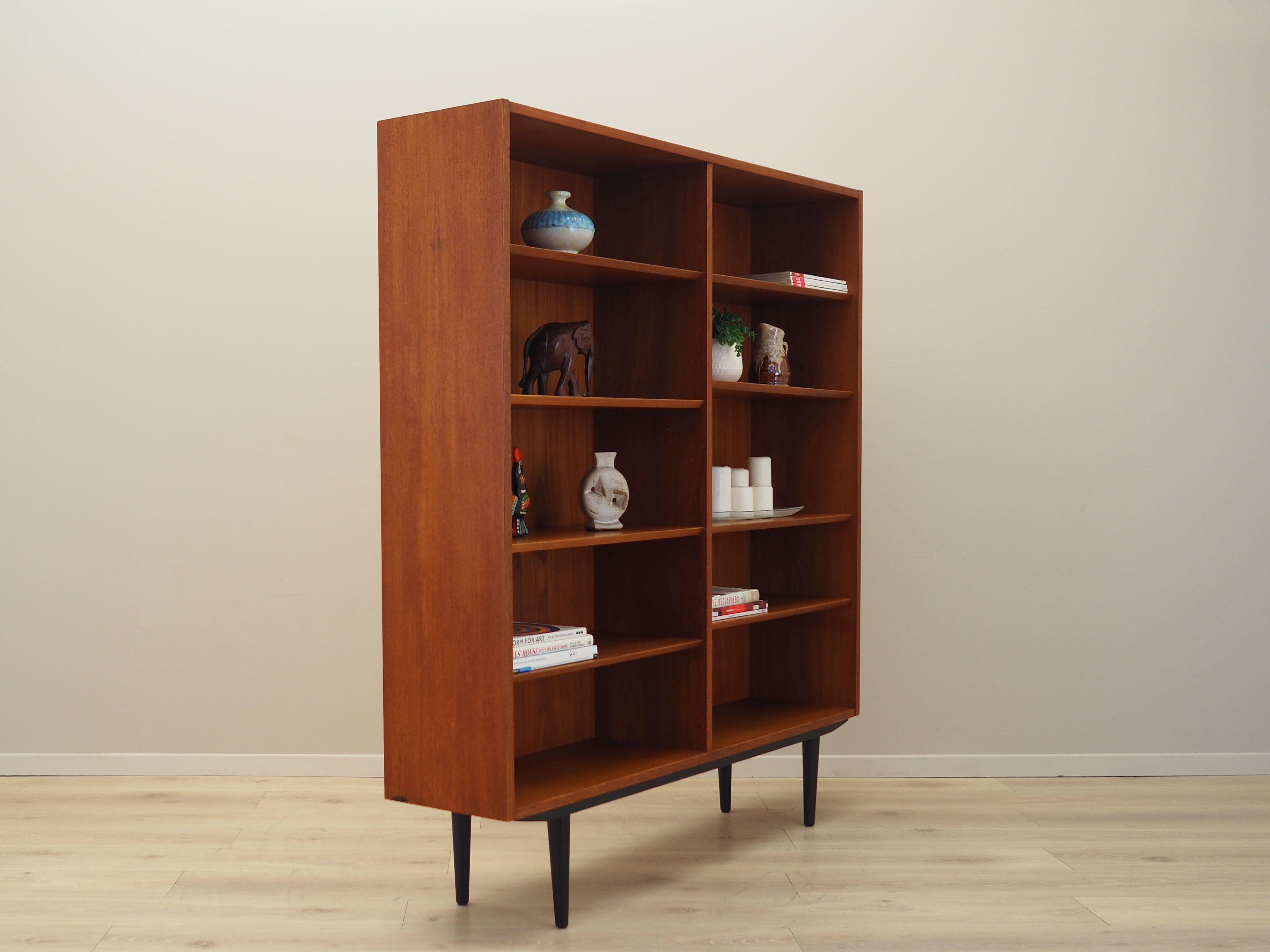Teak bookcase danish design 1970s by Hundevad & Co