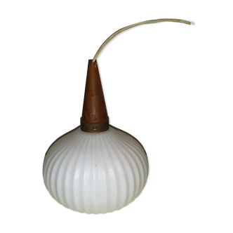 Opaline suspension and wood, Scandinavian style