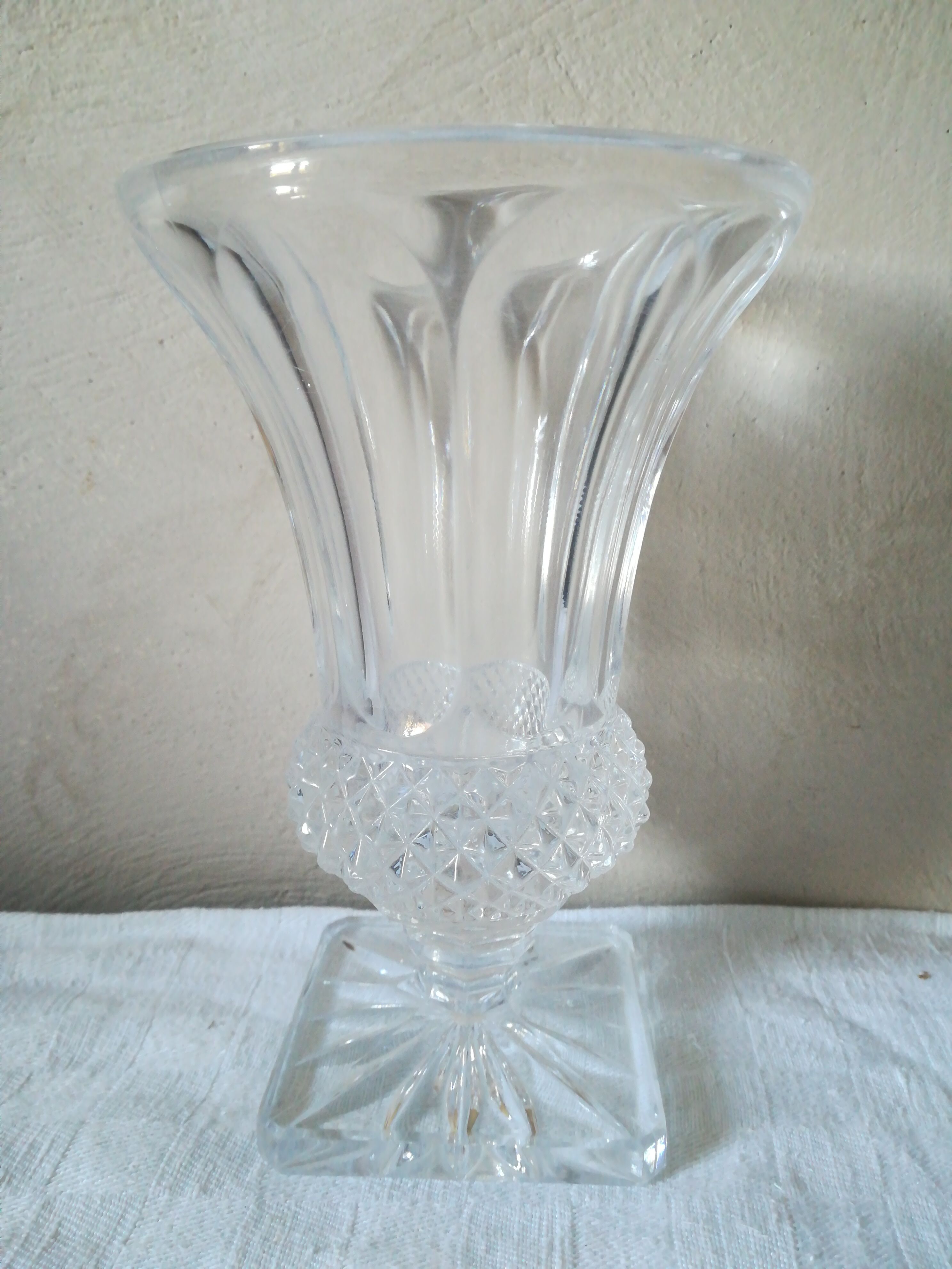 Crystal vase has spikes of diamonds