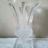 Crystal vase has spikes of diamonds