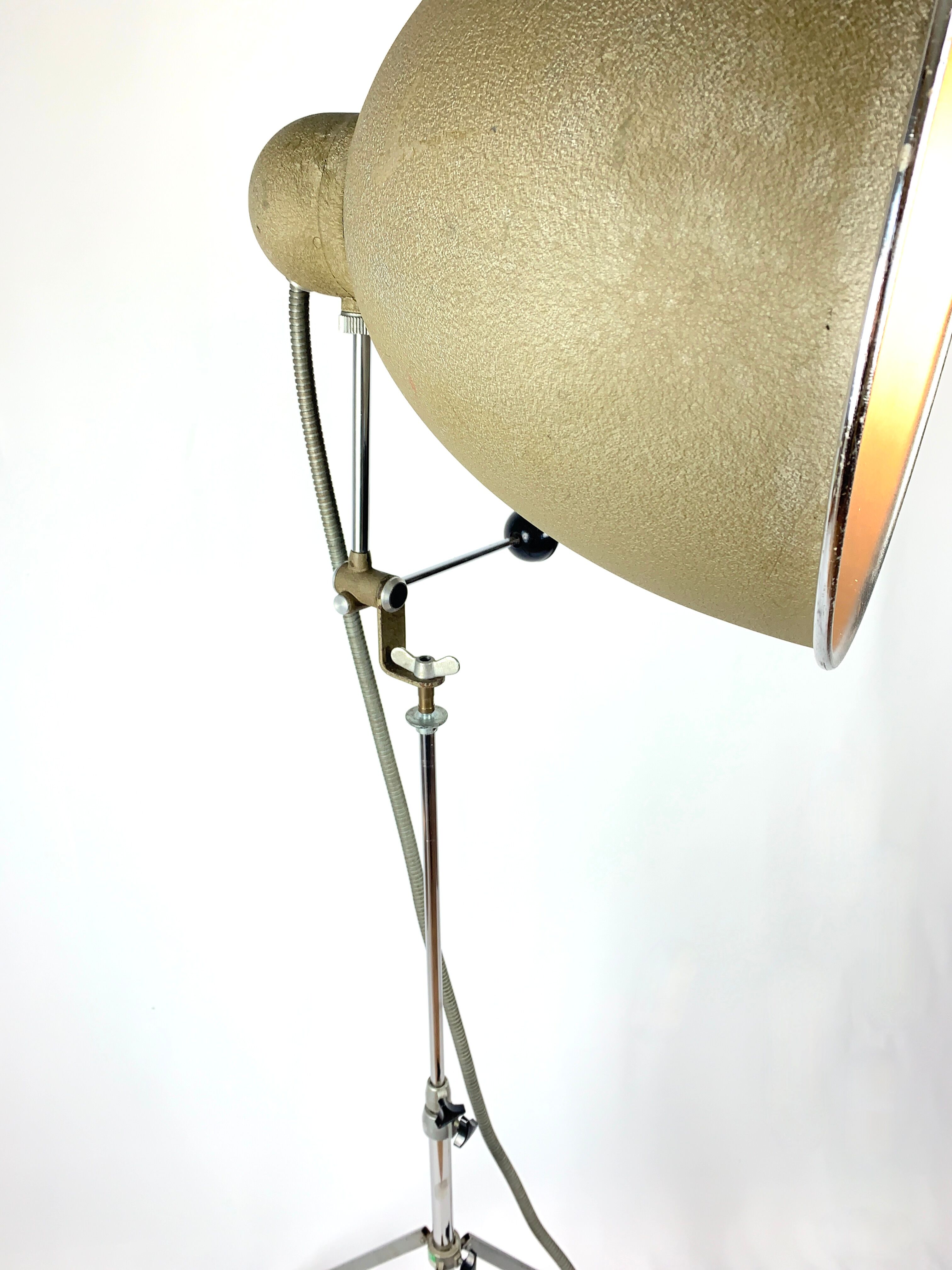 Floor lamp, old projector, flash photos