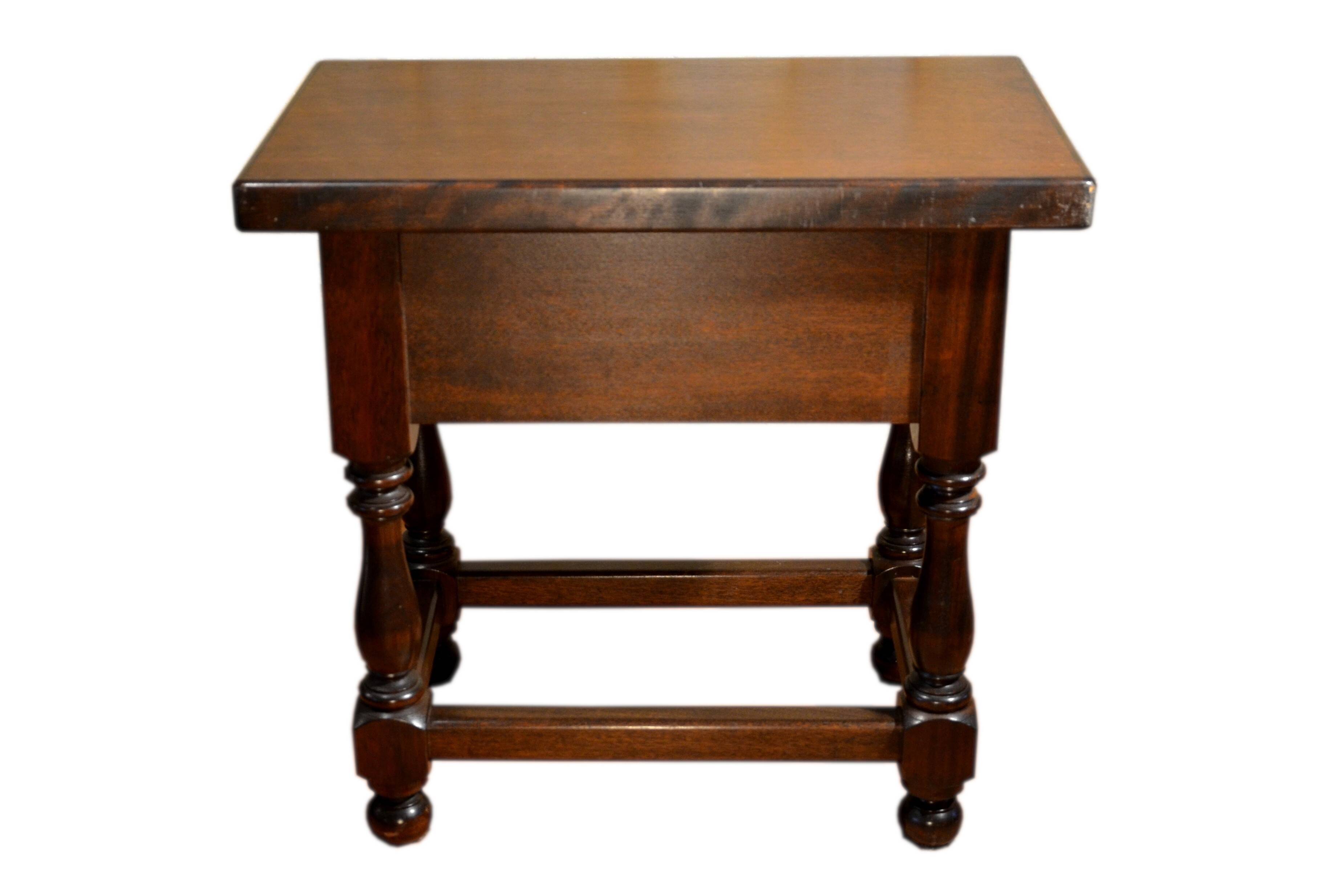 Solid oak bedside table, 59x37x57cm