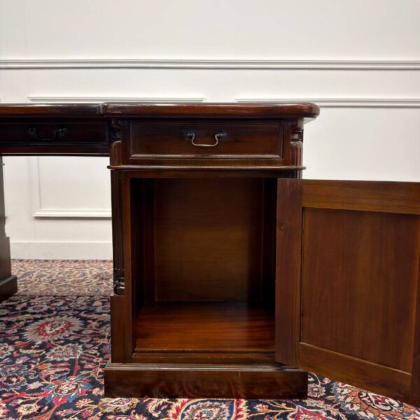 Ensemble de bureau anglais classique avec chaises de bureau
