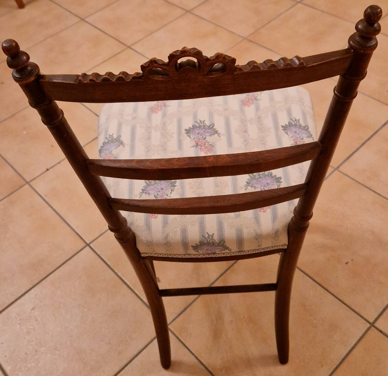 Antique Louis-Philippe chair in solid wood, 19th century, with restored seat.