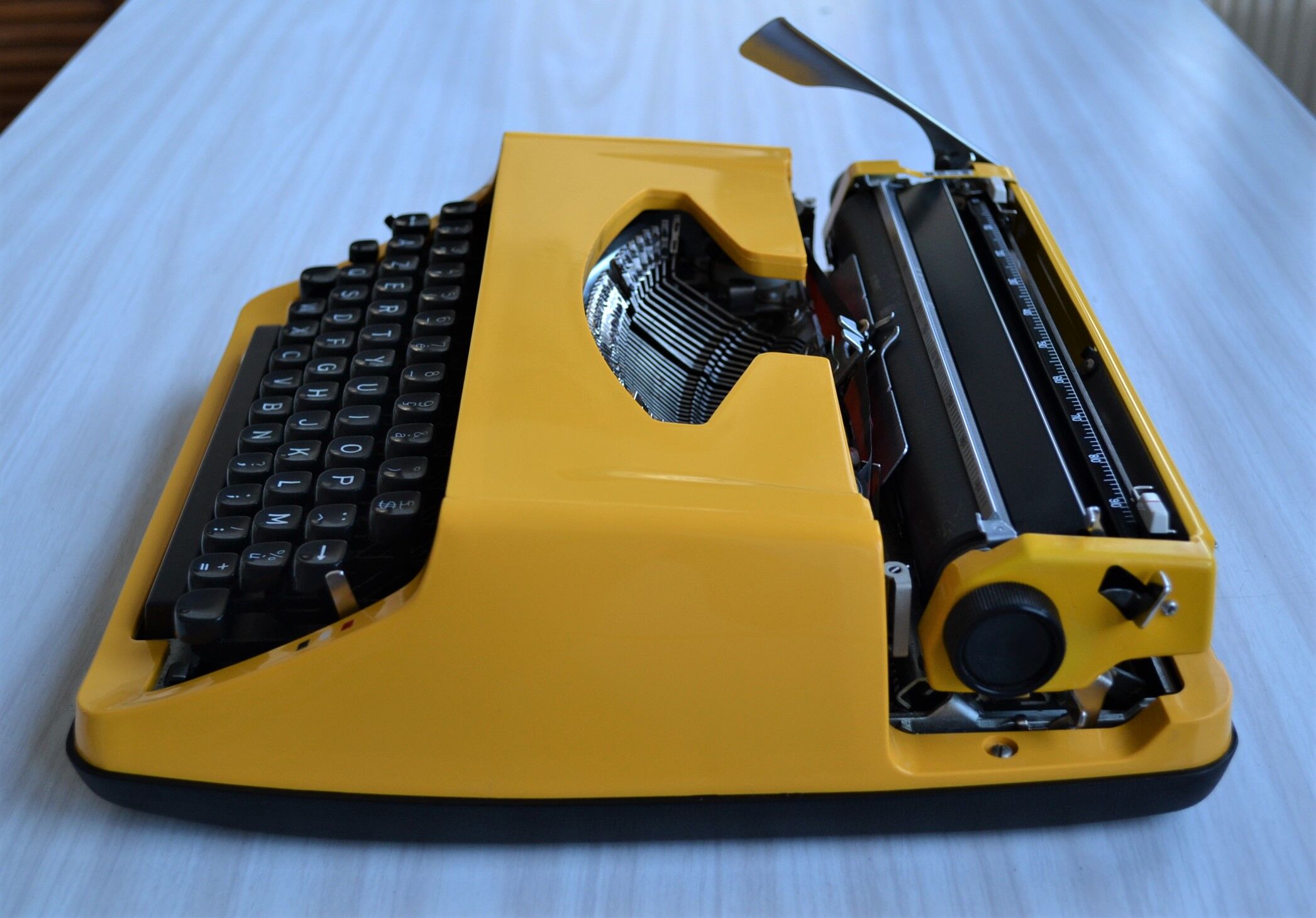 Nogamatic 400 yellow typewriter by Brother, 70s